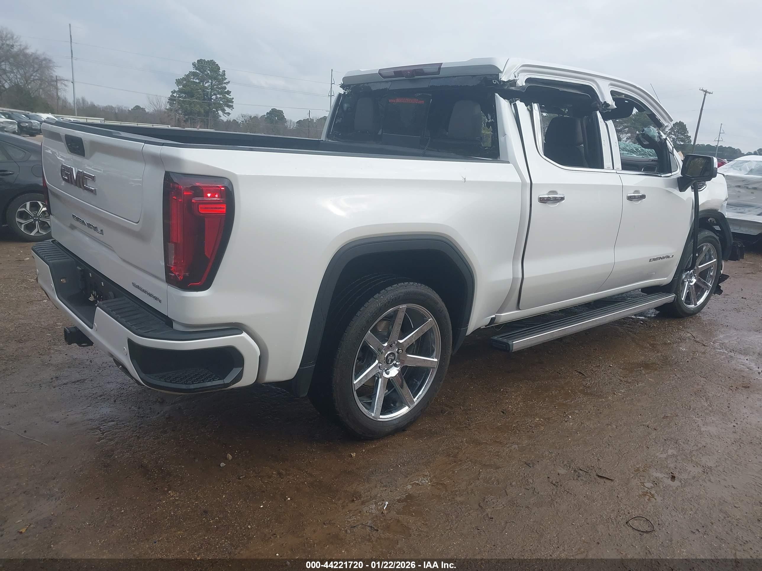 GMC SIERRA image 4