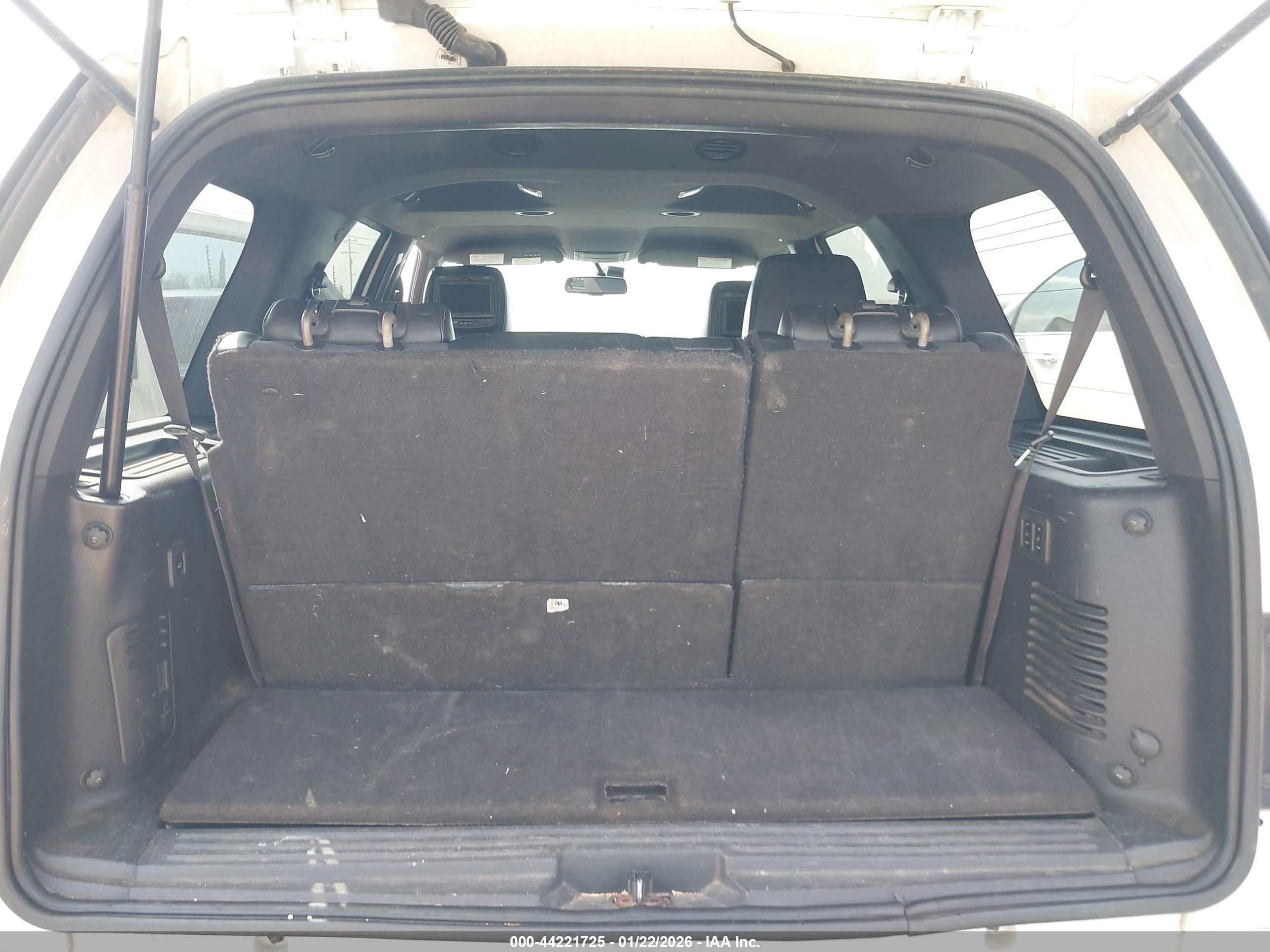 FORD EXPEDITION image 8