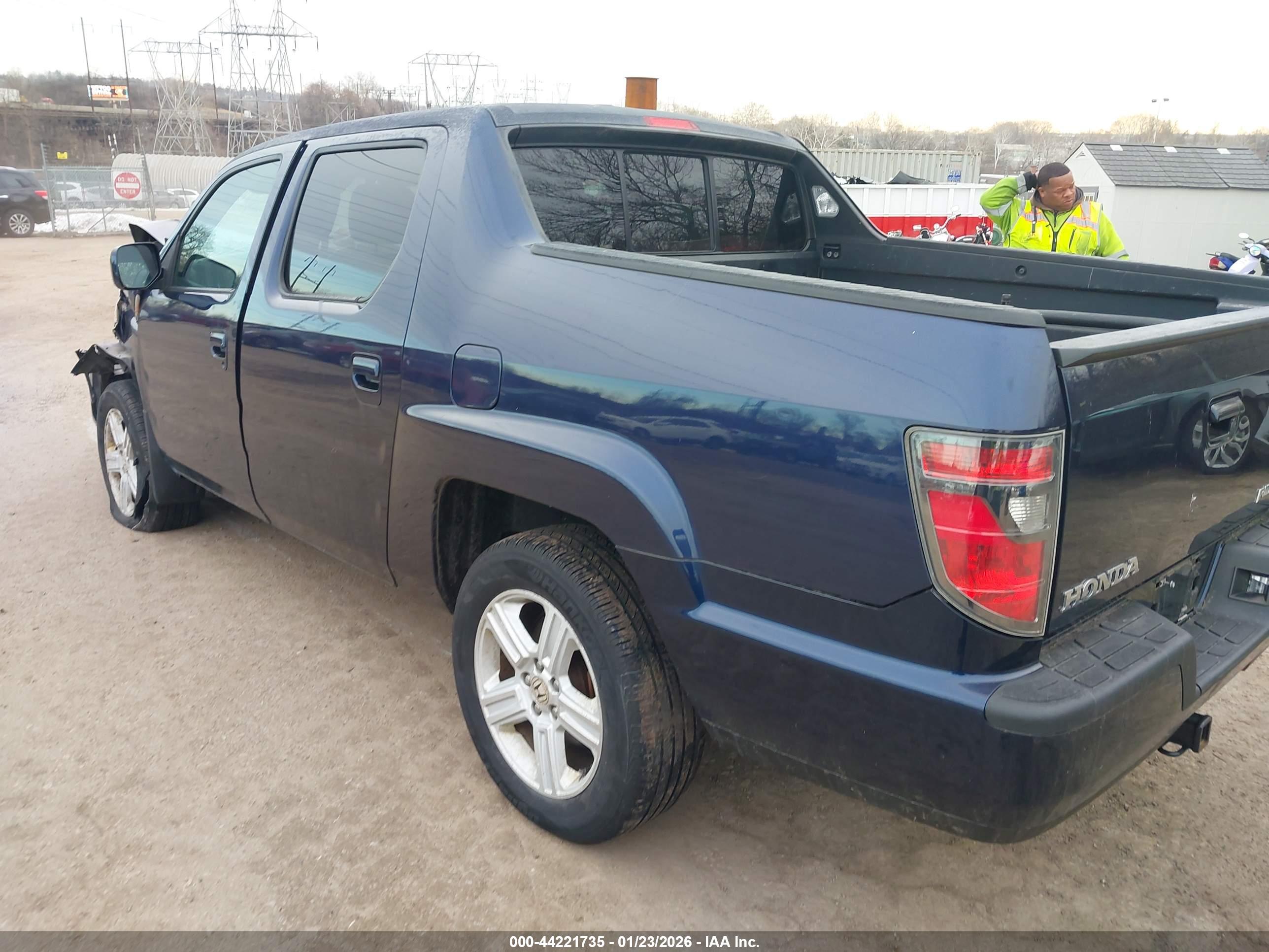 HONDA RIDGELINE image 3