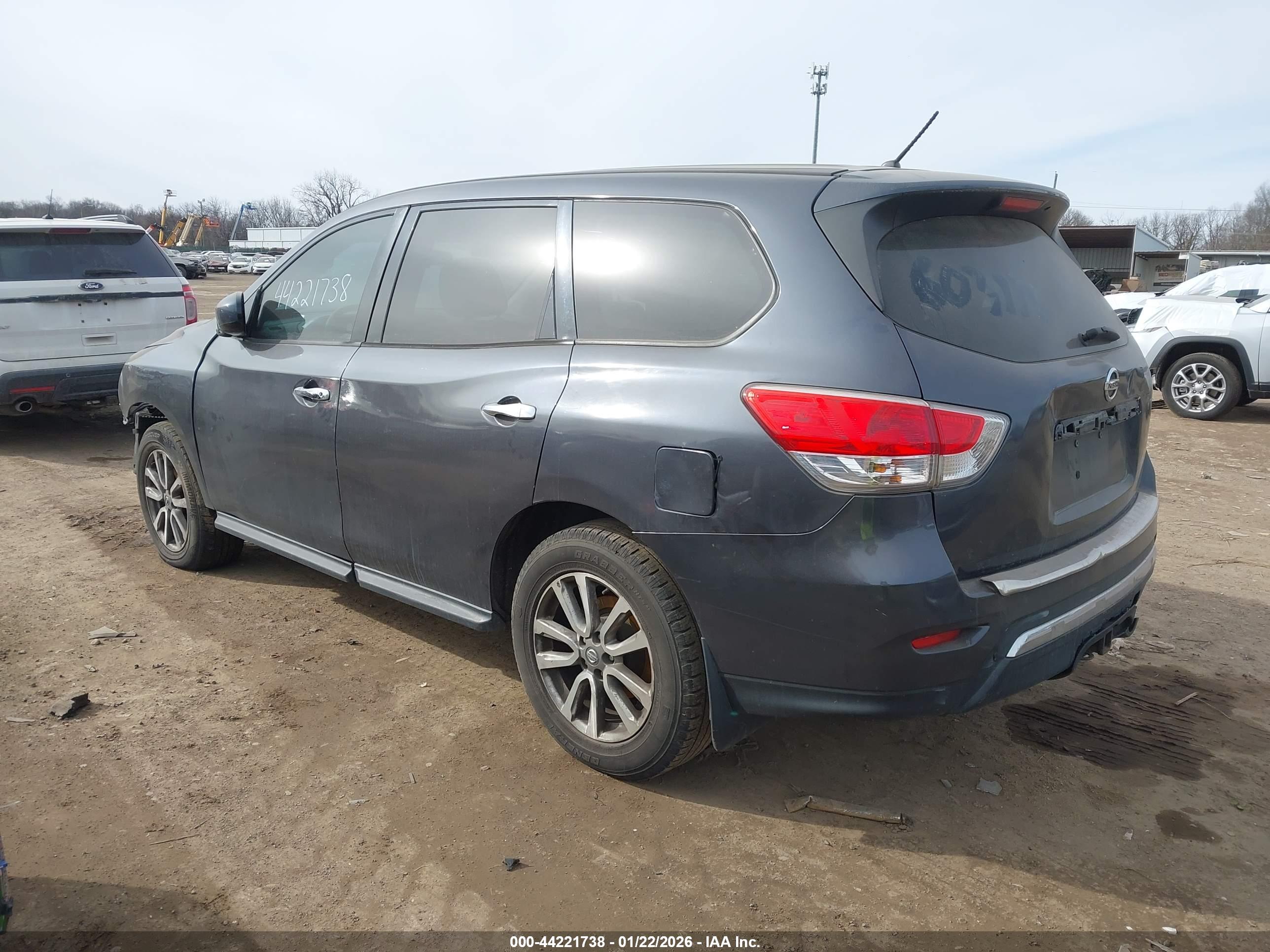 NISSAN PATHFINDER image 3