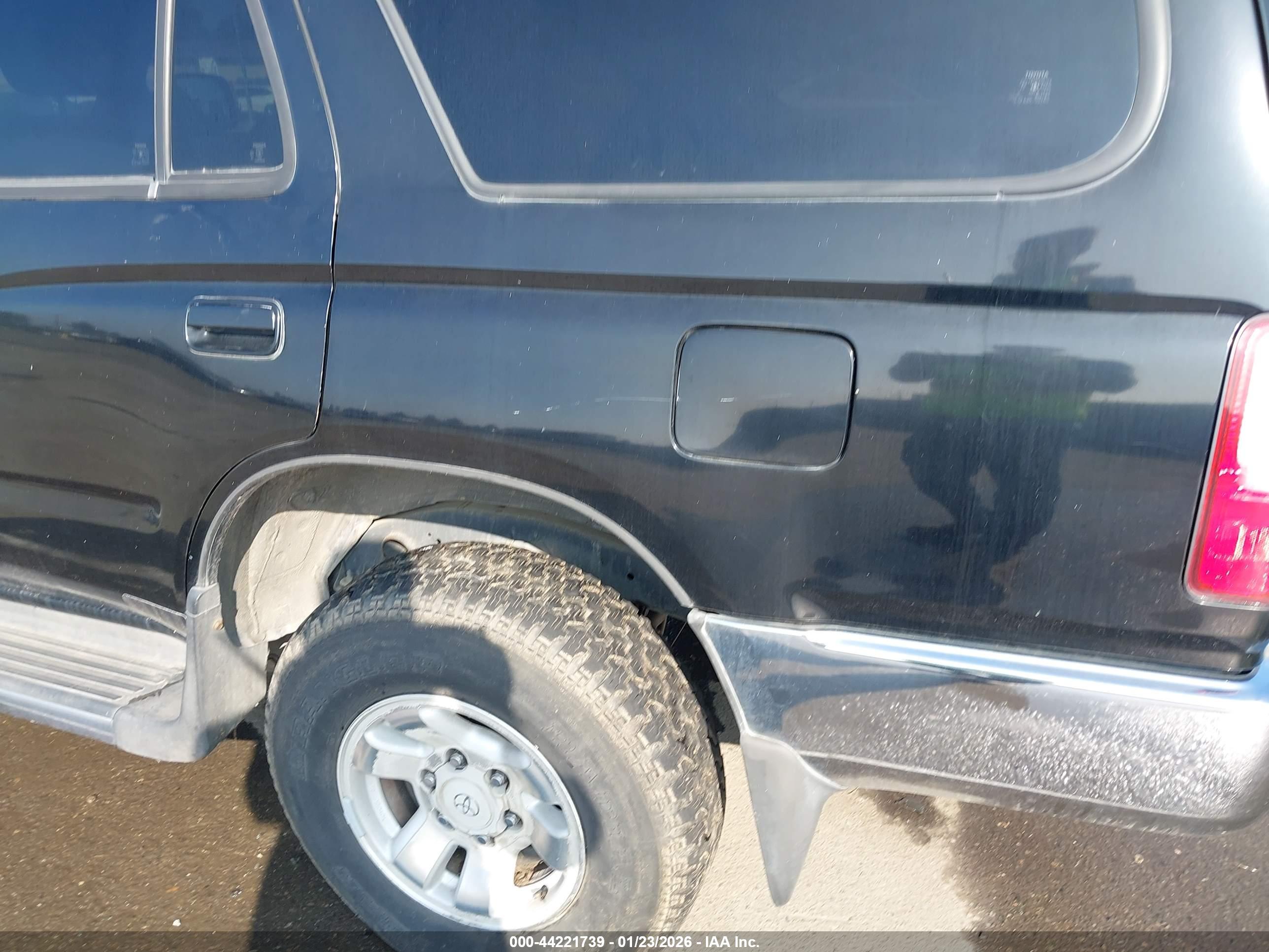 TOYOTA 4RUNNER image 6