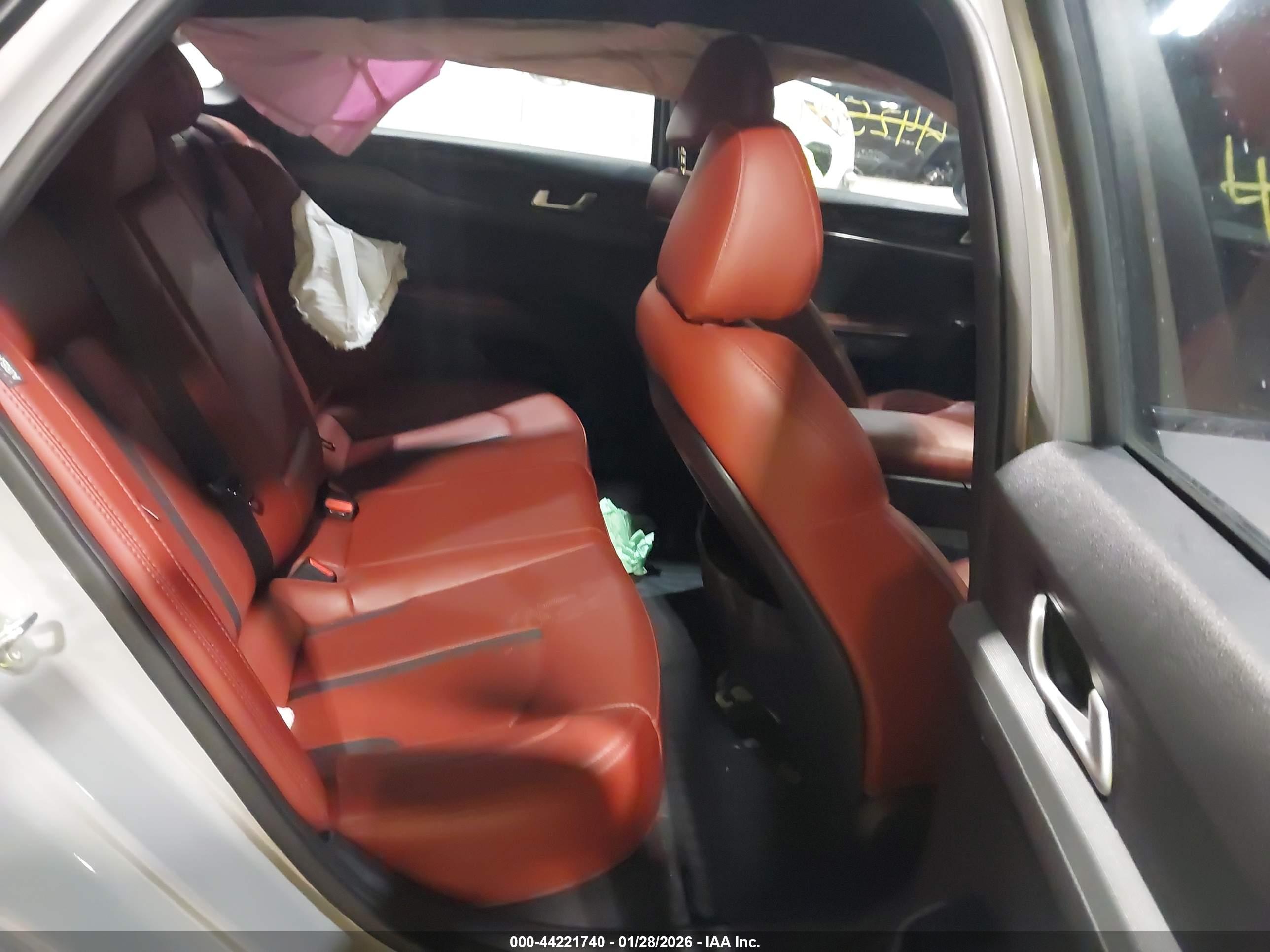 KIA K5 image 8