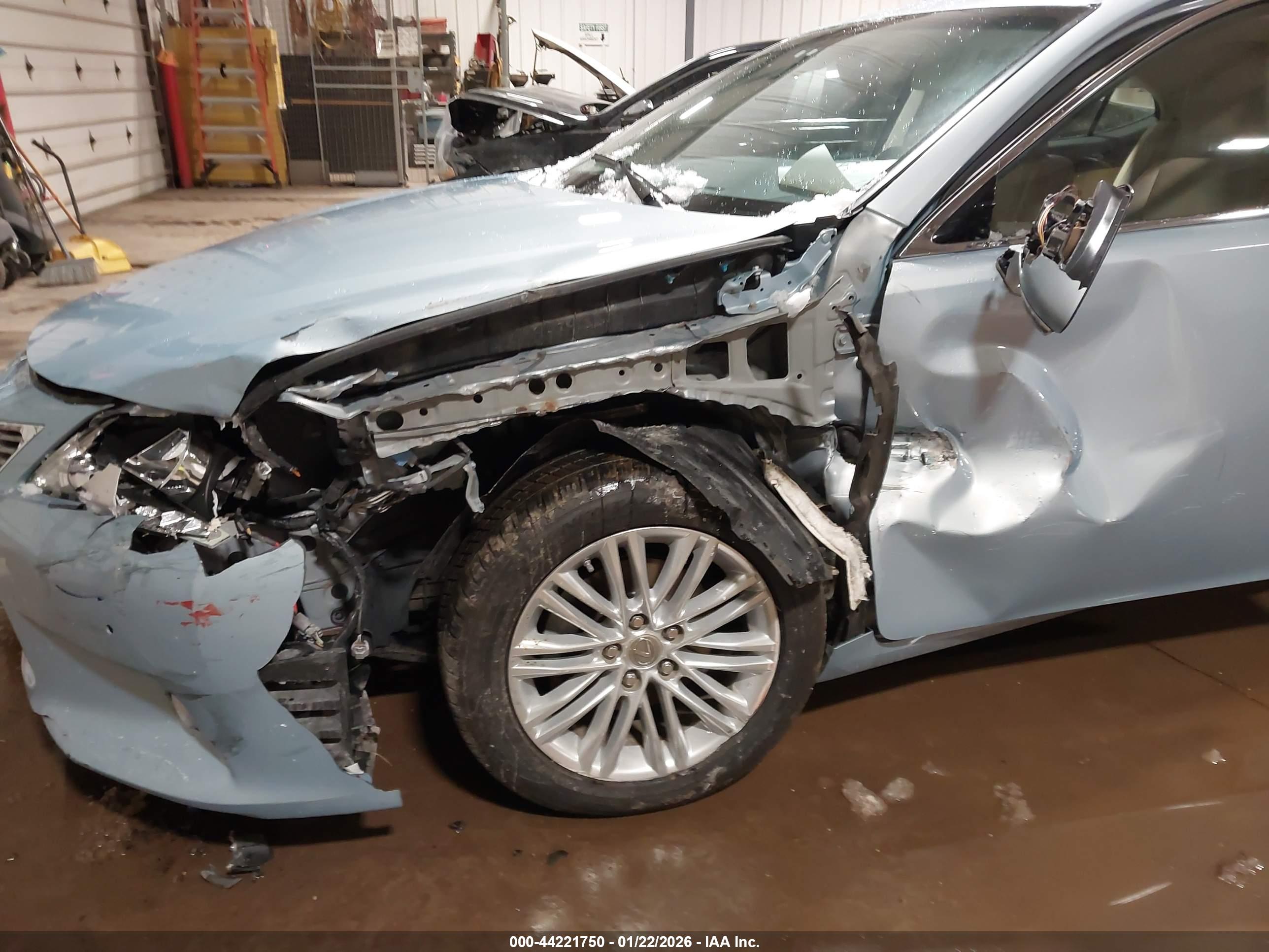 LEXUS ES image 6