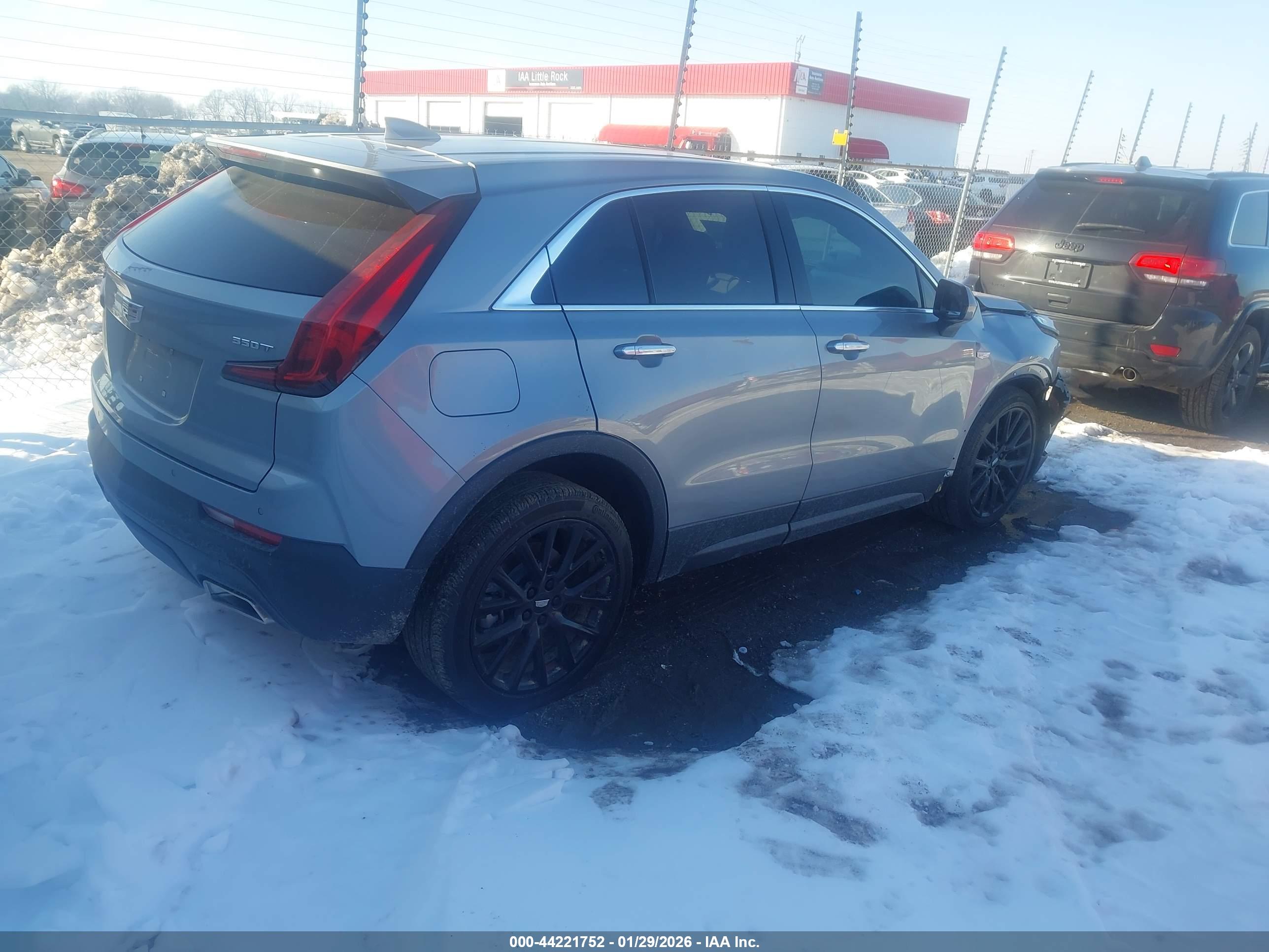 CADILLAC XT4 image 4