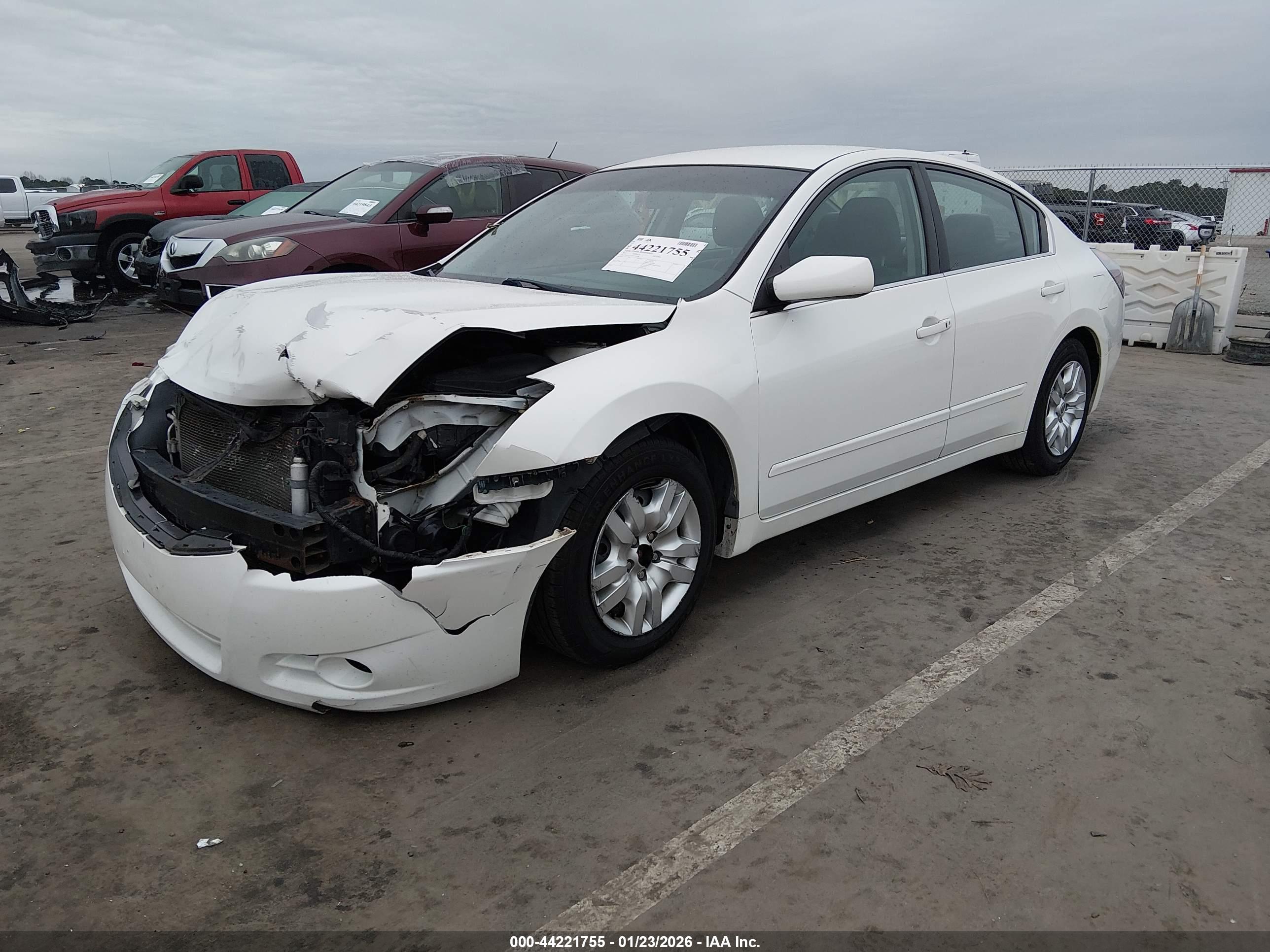 NISSAN ALTIMA image 2