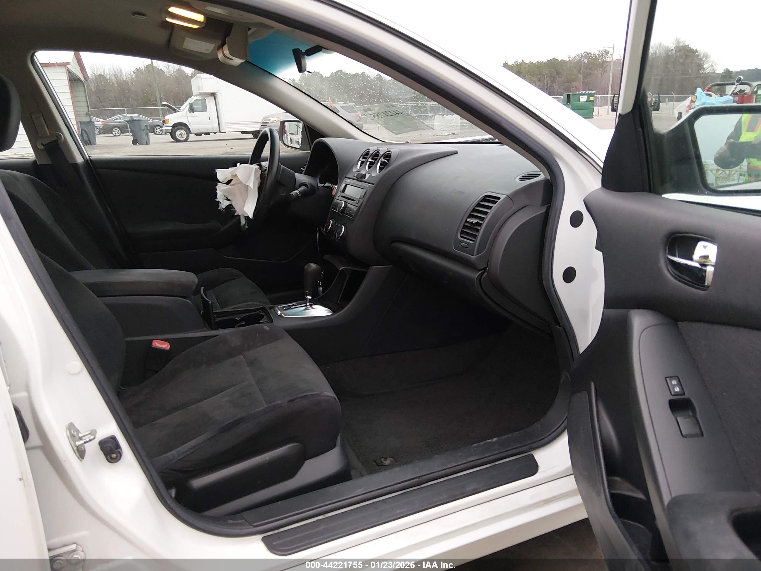 NISSAN ALTIMA image 5