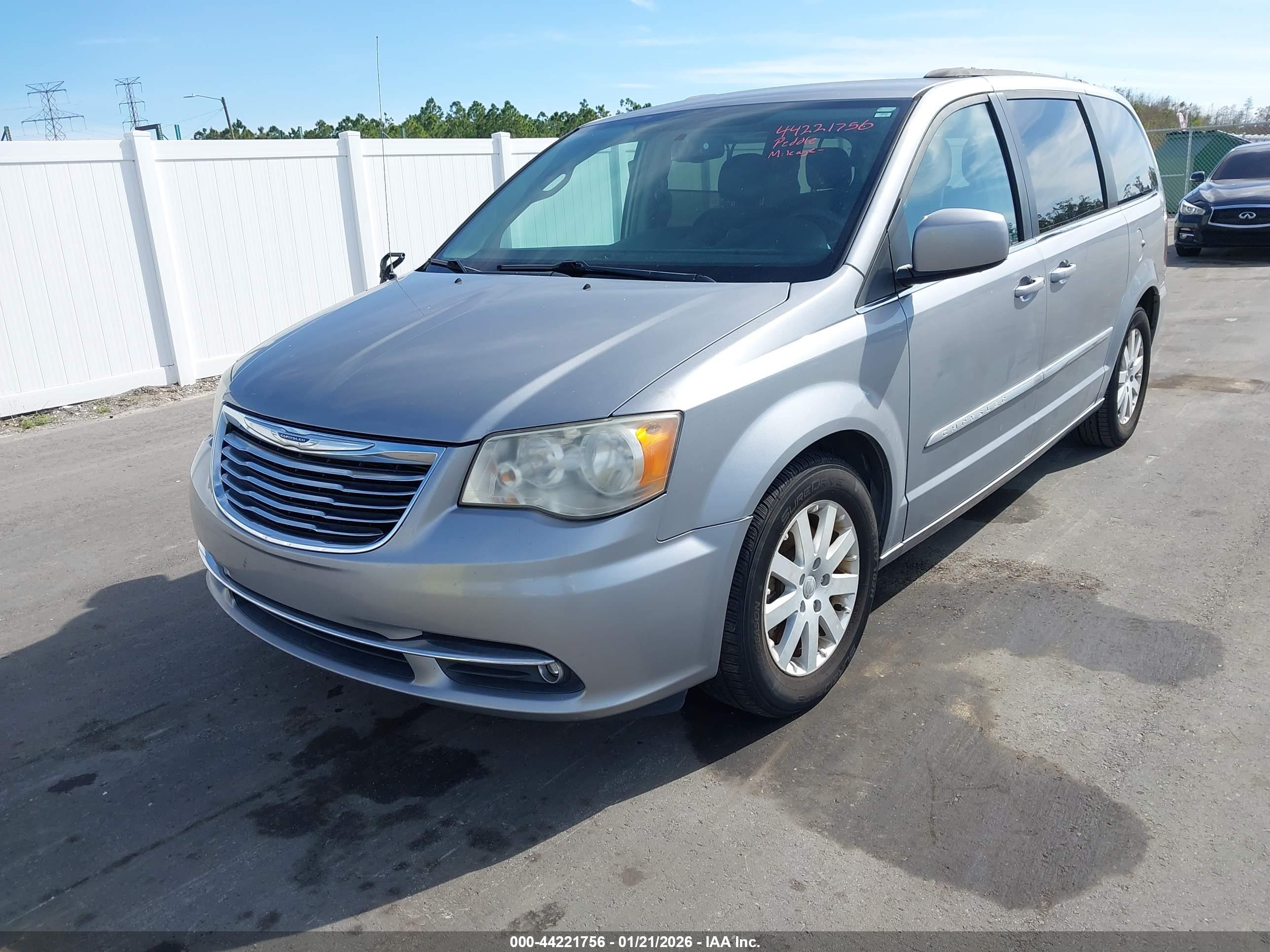 CHRYSLER TOWN image 6