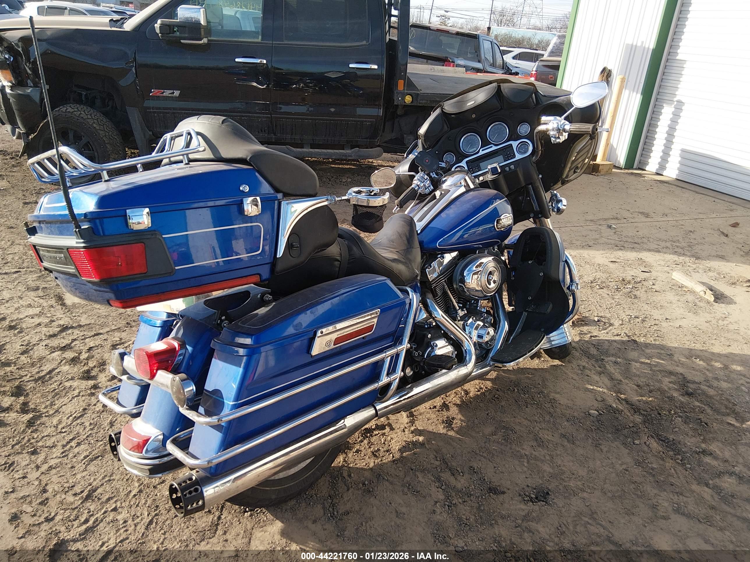 HARLEY-DAVIDSON FLHTCU image 4