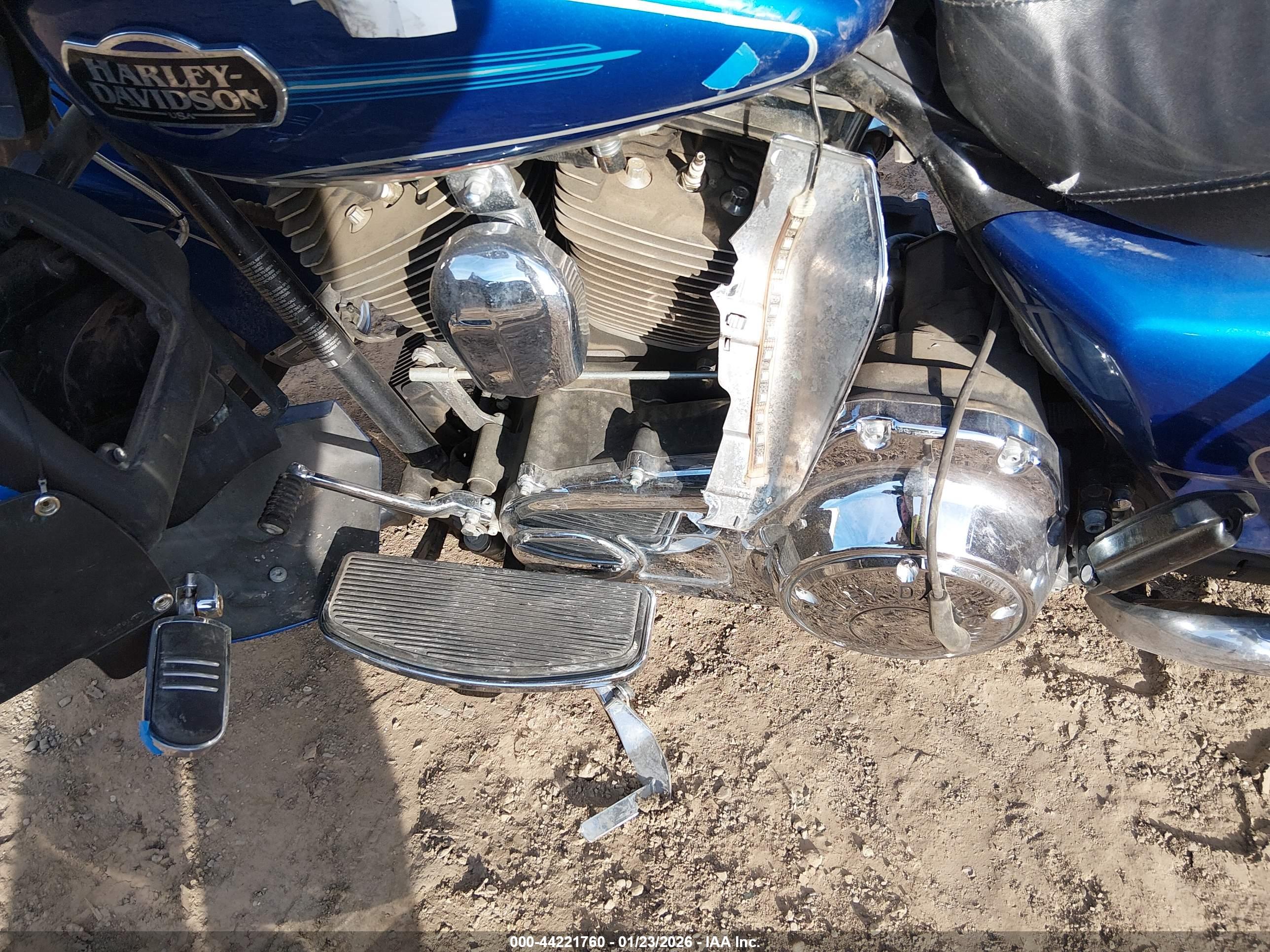 HARLEY-DAVIDSON FLHTCU image 9