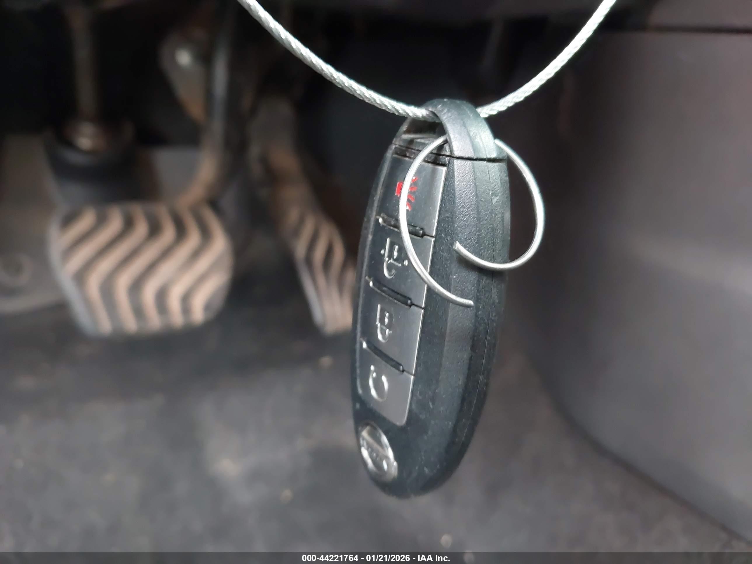 NISSAN ROGUE image 11