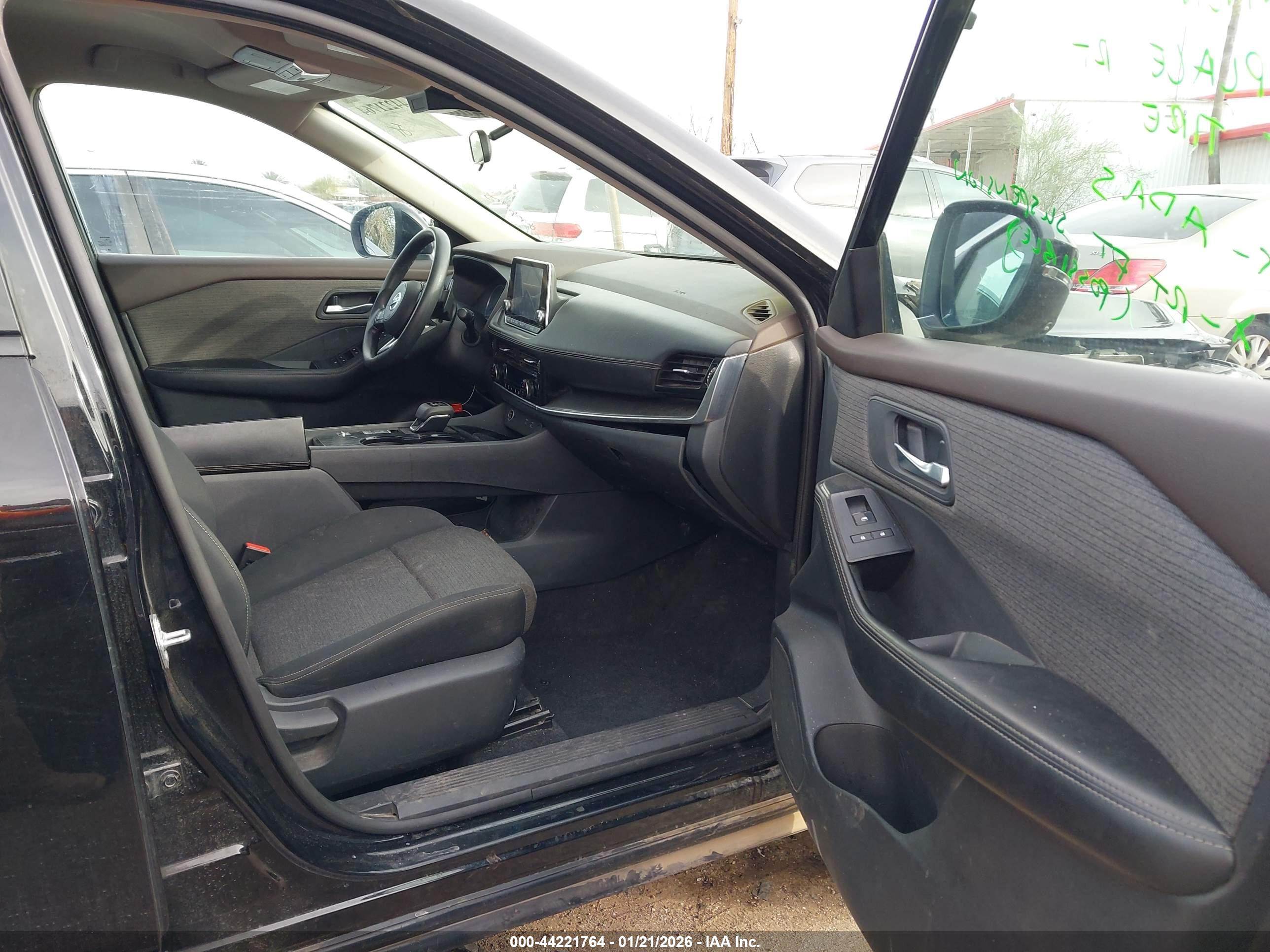 NISSAN ROGUE image 5