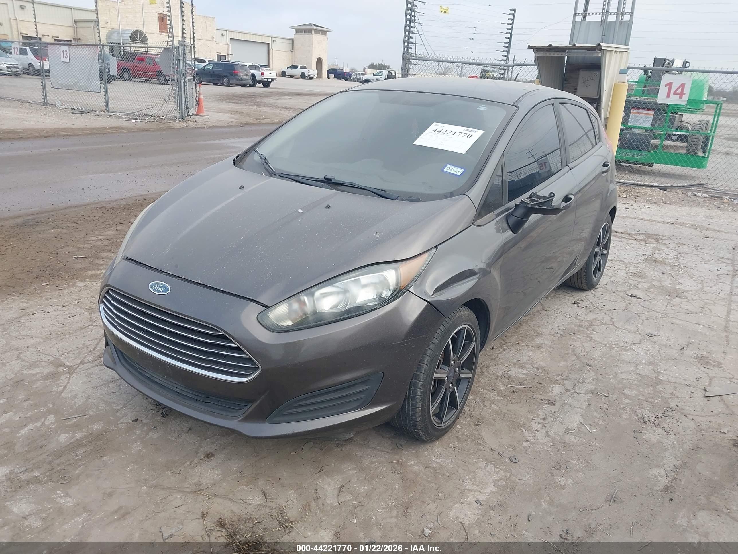 FORD FIESTA image 6