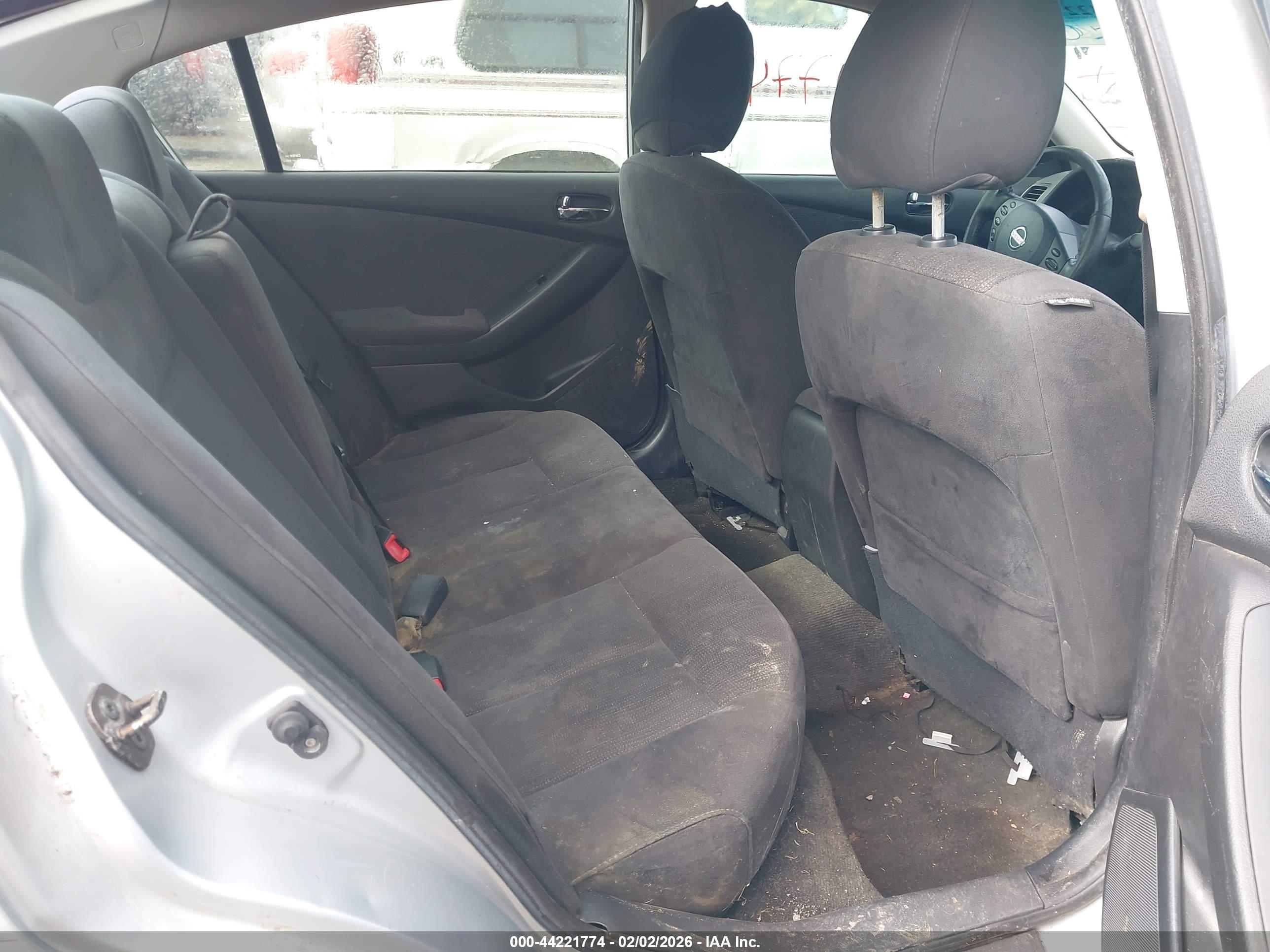 NISSAN ALTIMA image 8