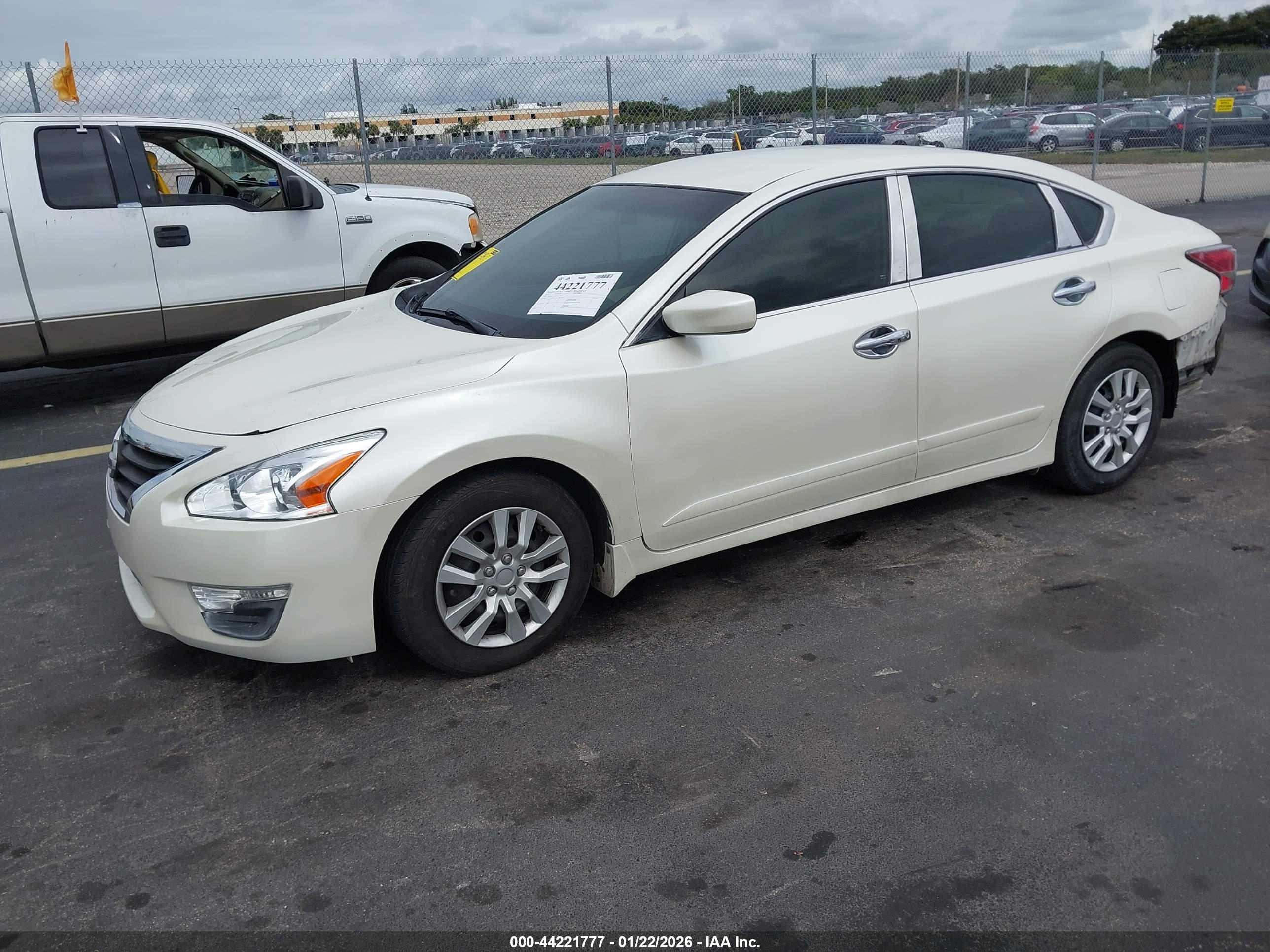 NISSAN ALTIMA image 2