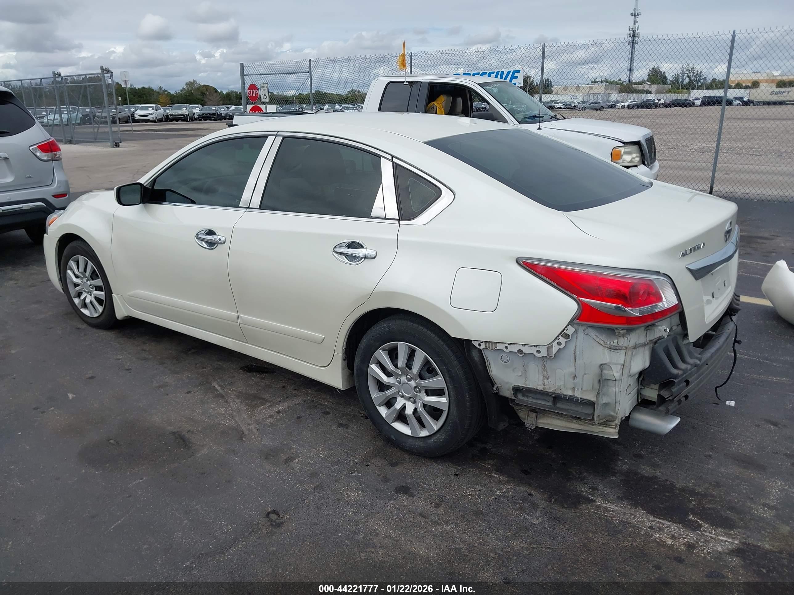 NISSAN ALTIMA image 3