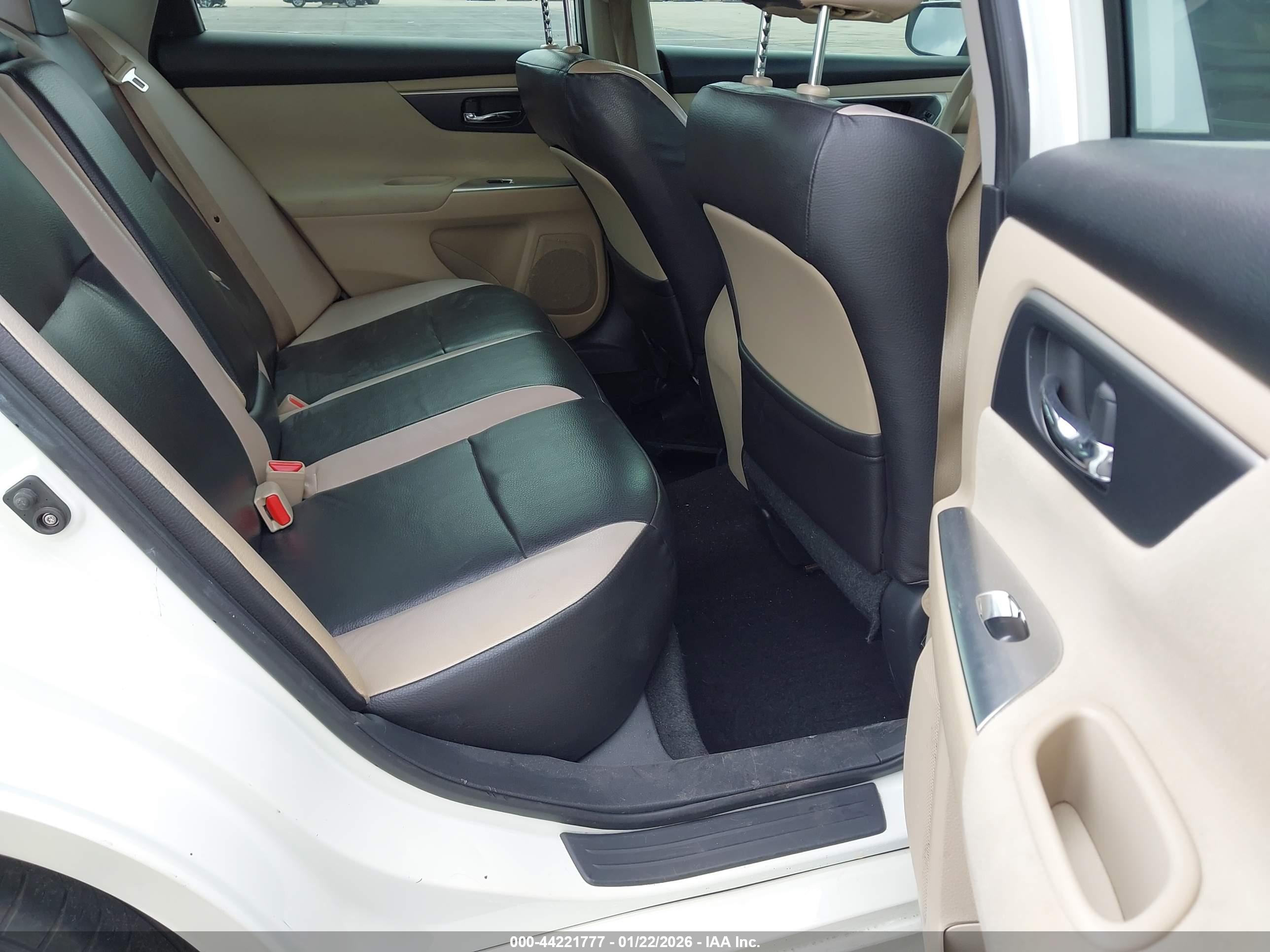 NISSAN ALTIMA image 8