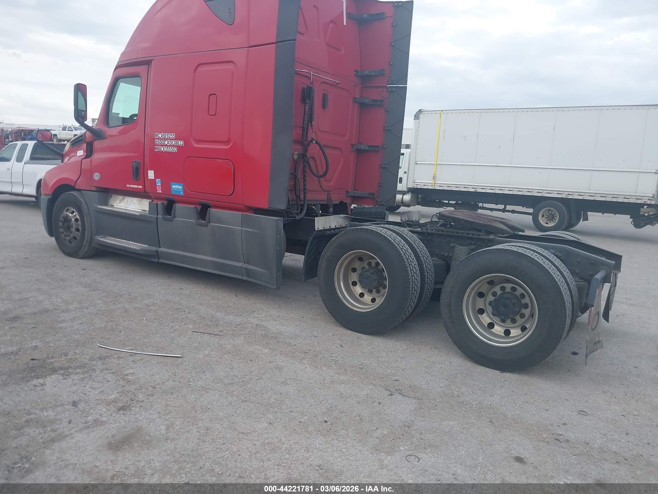 FREIGHTLINER NEW image 3