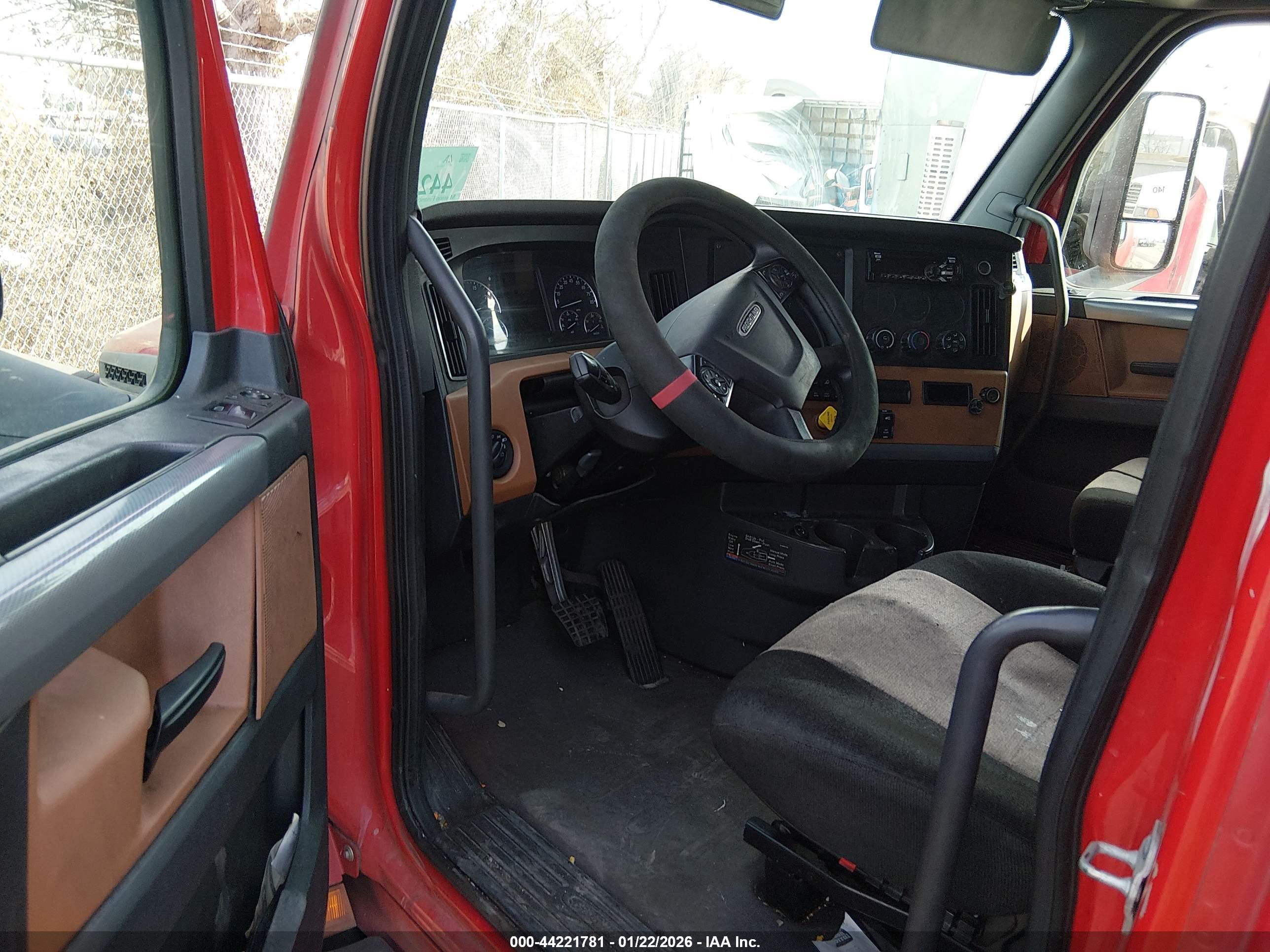 FREIGHTLINER NEW image 7