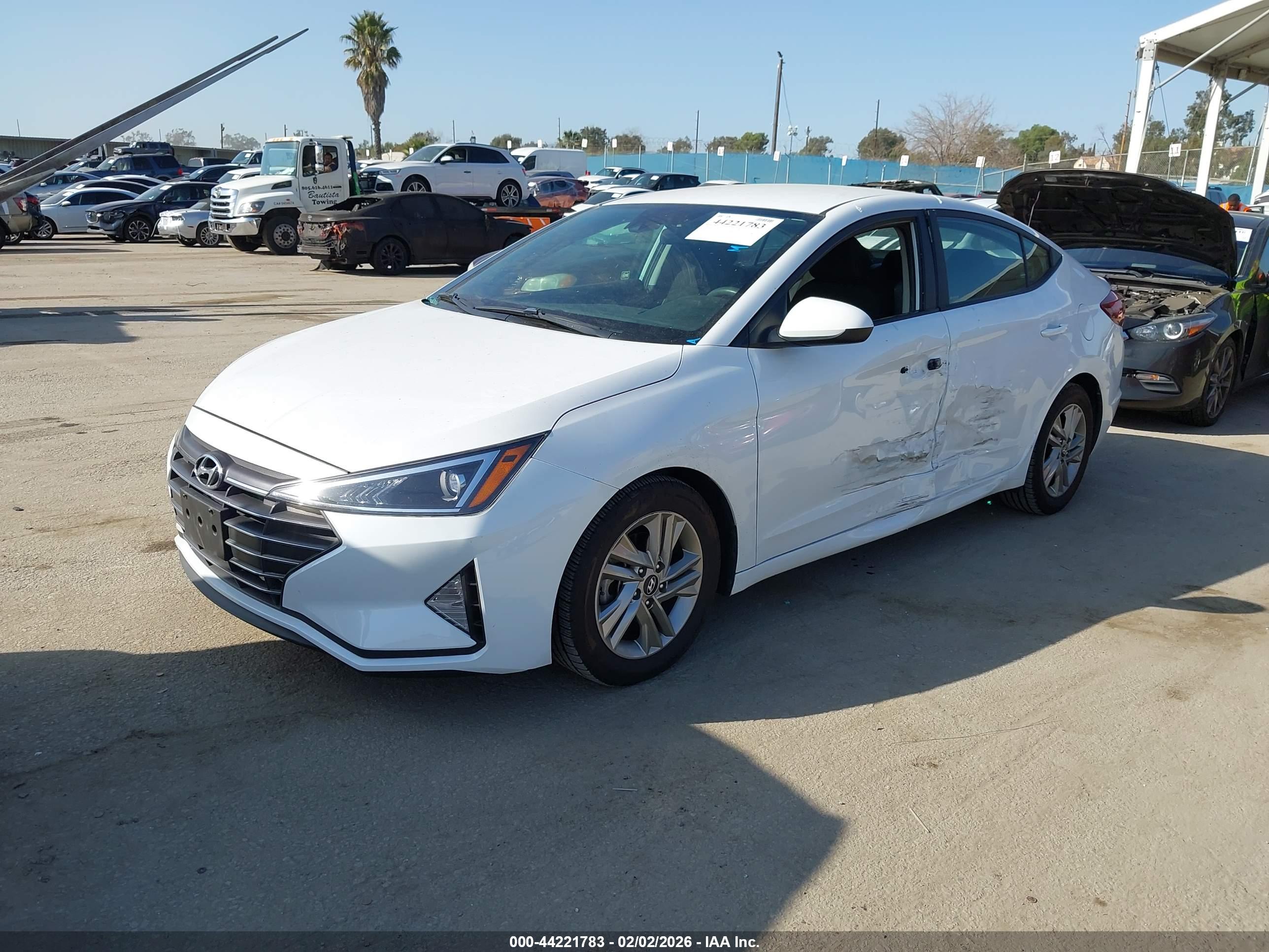 HYUNDAI ELANTRA image 2
