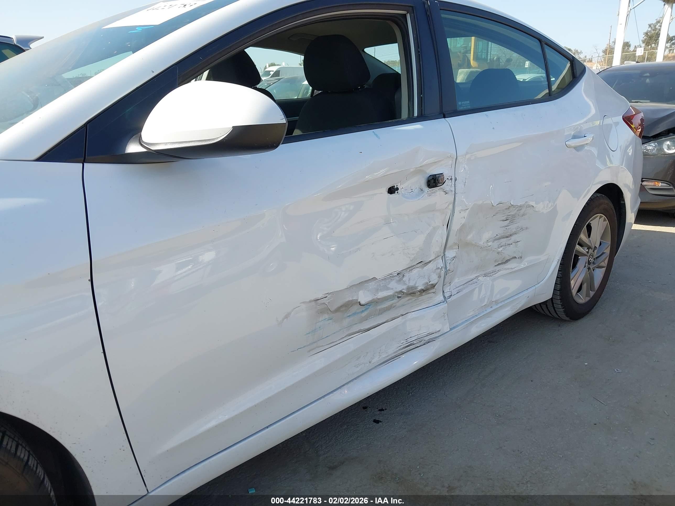HYUNDAI ELANTRA image 6