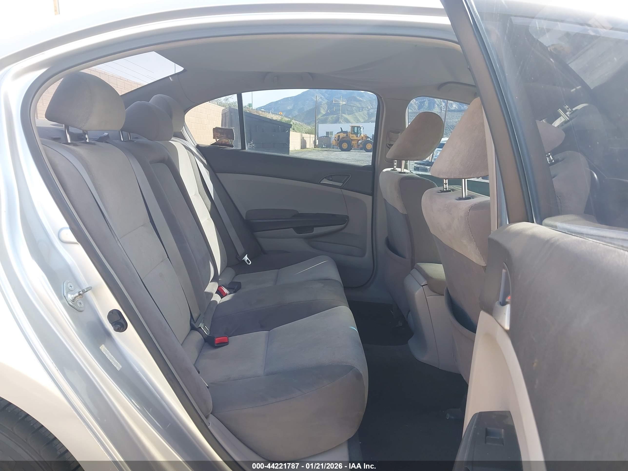 HONDA ACCORD image 8