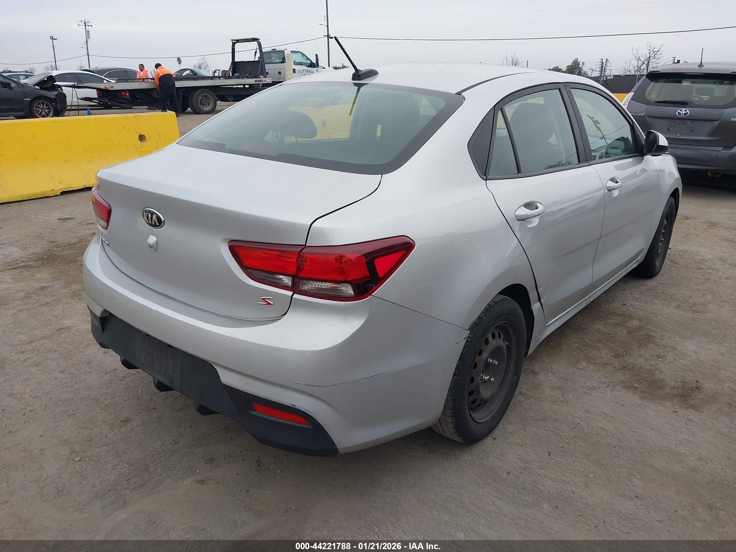 KIA RIO image 4