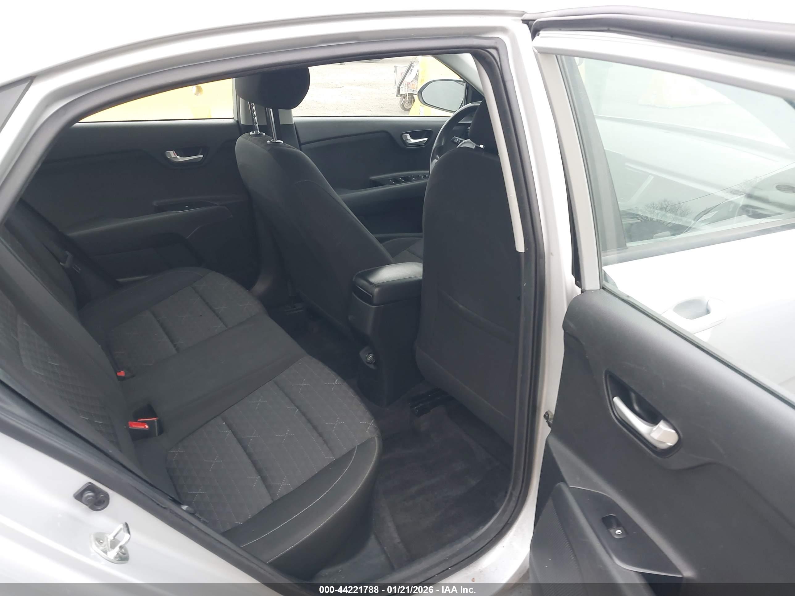 KIA RIO image 8