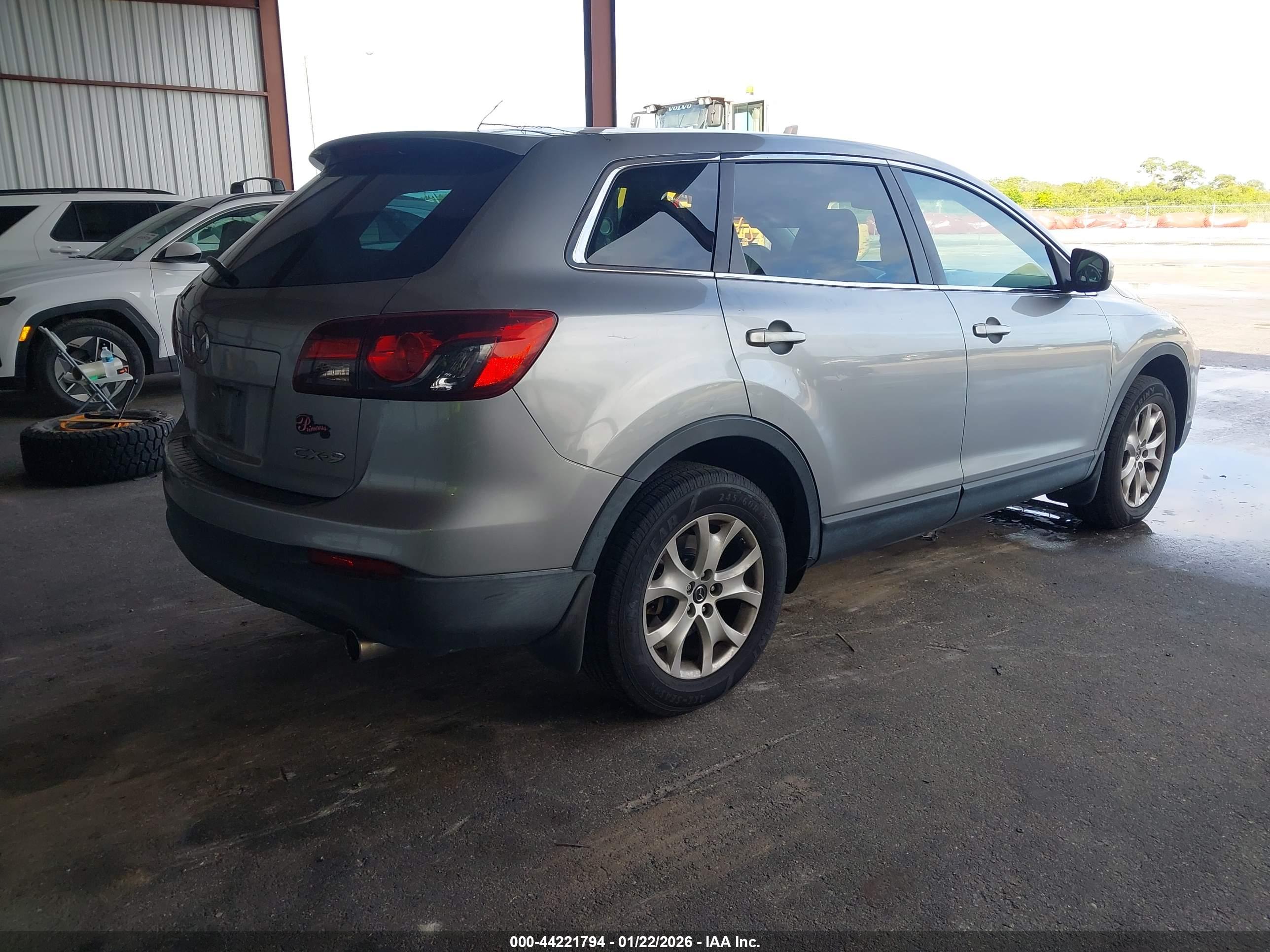 MAZDA CX-9 image 4