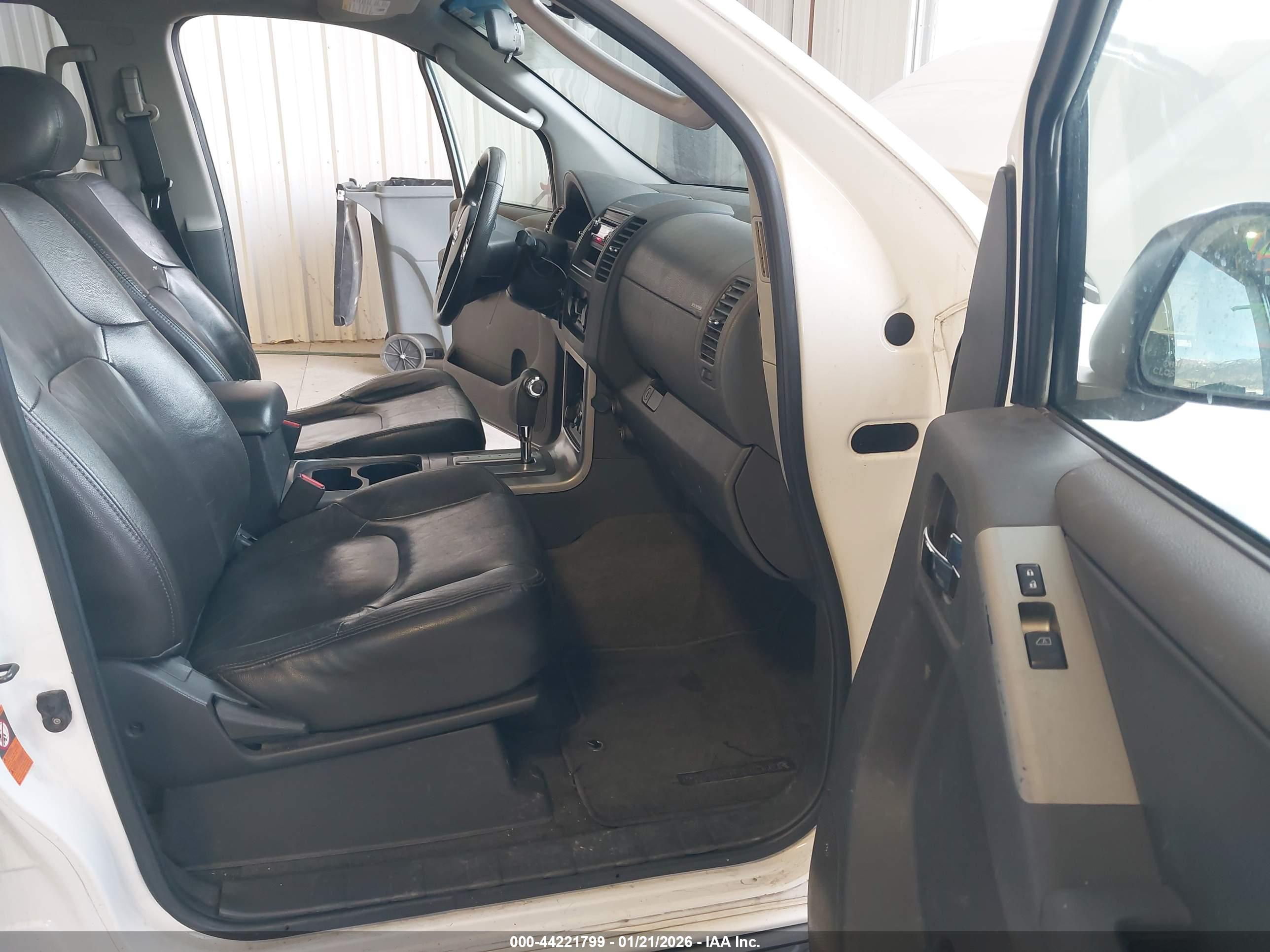 NISSAN PATHFINDER image 5