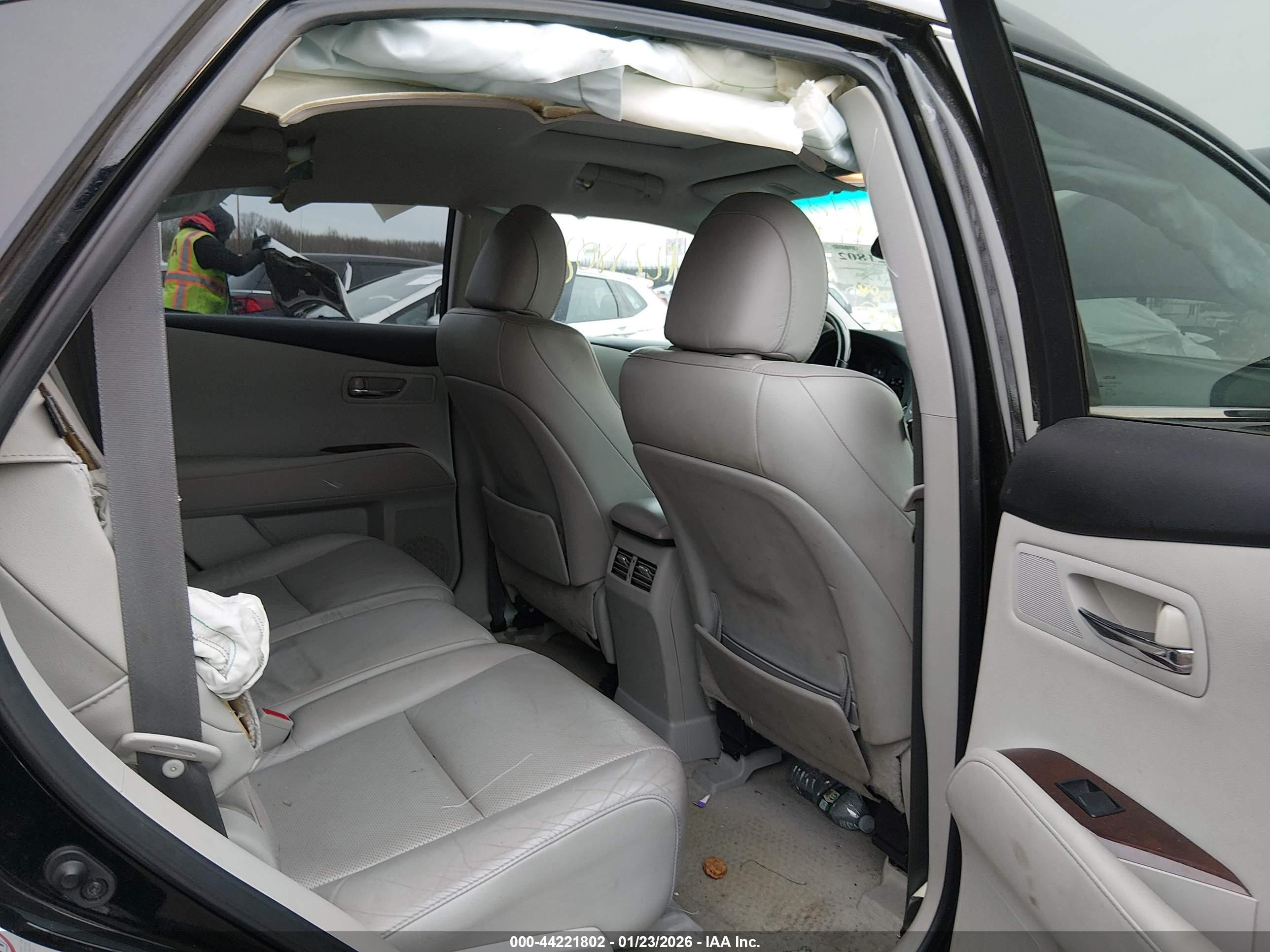 LEXUS RX image 8