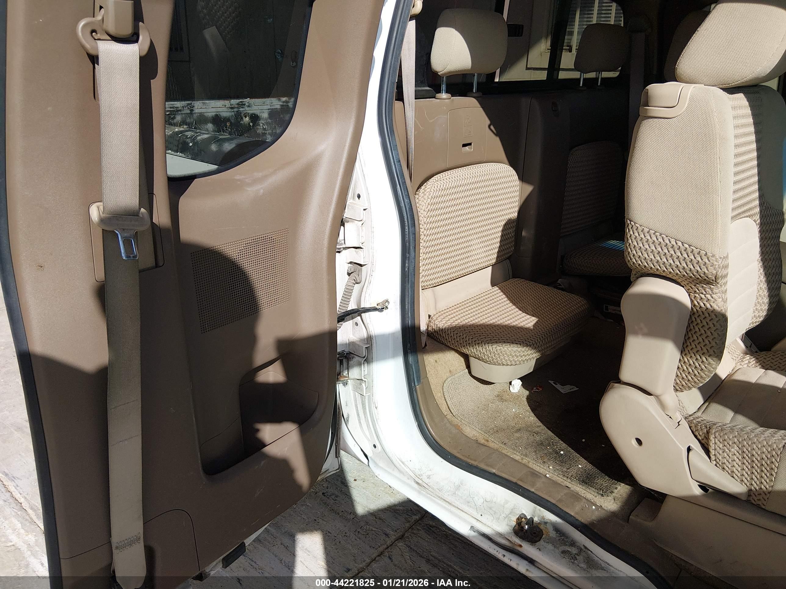 NISSAN FRONTIER image 8