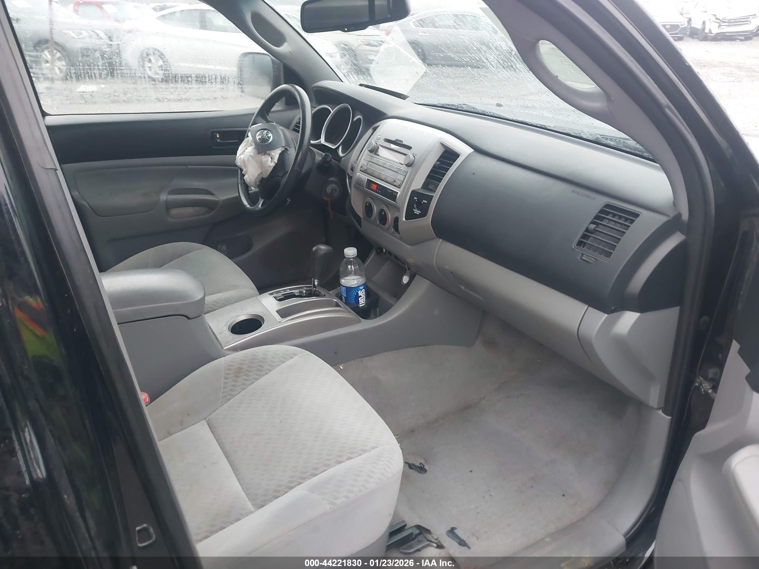 TOYOTA TACOMA image 5