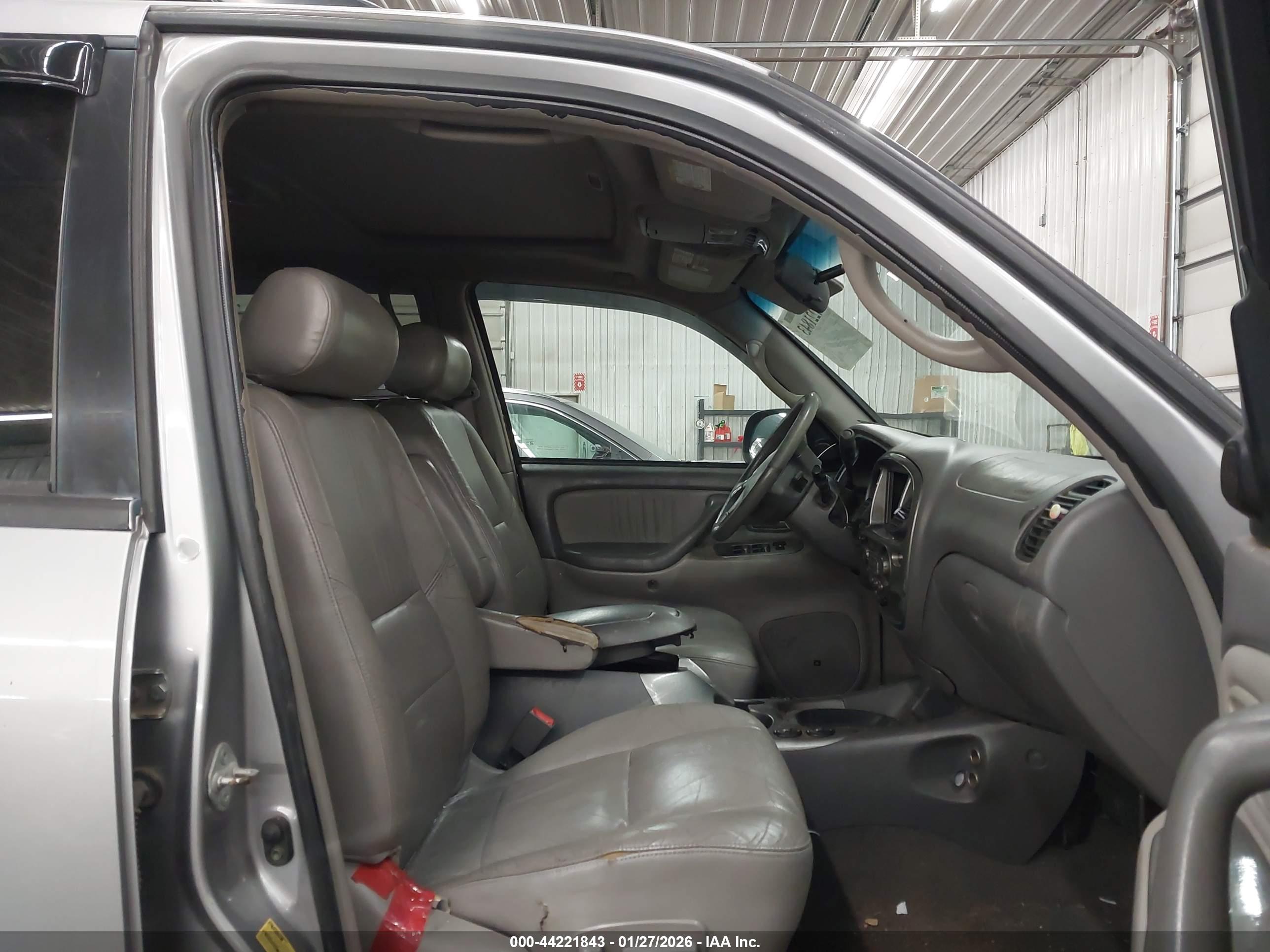 TOYOTA SEQUOIA image 5