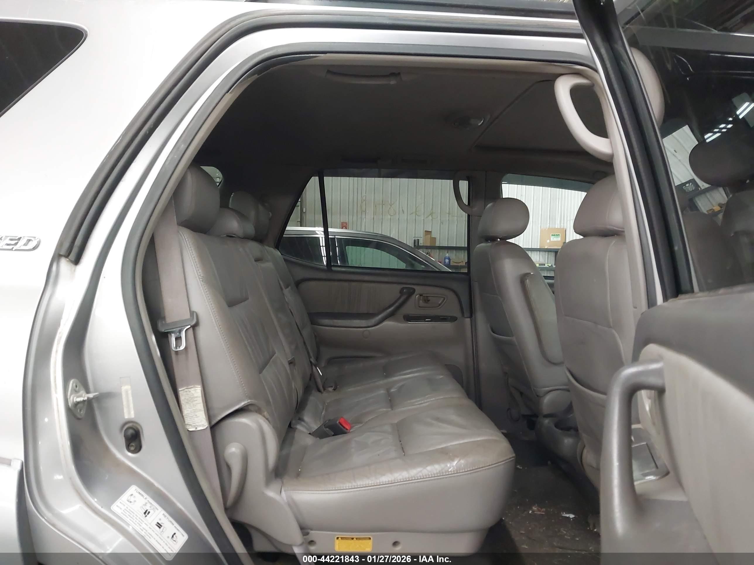 TOYOTA SEQUOIA image 8