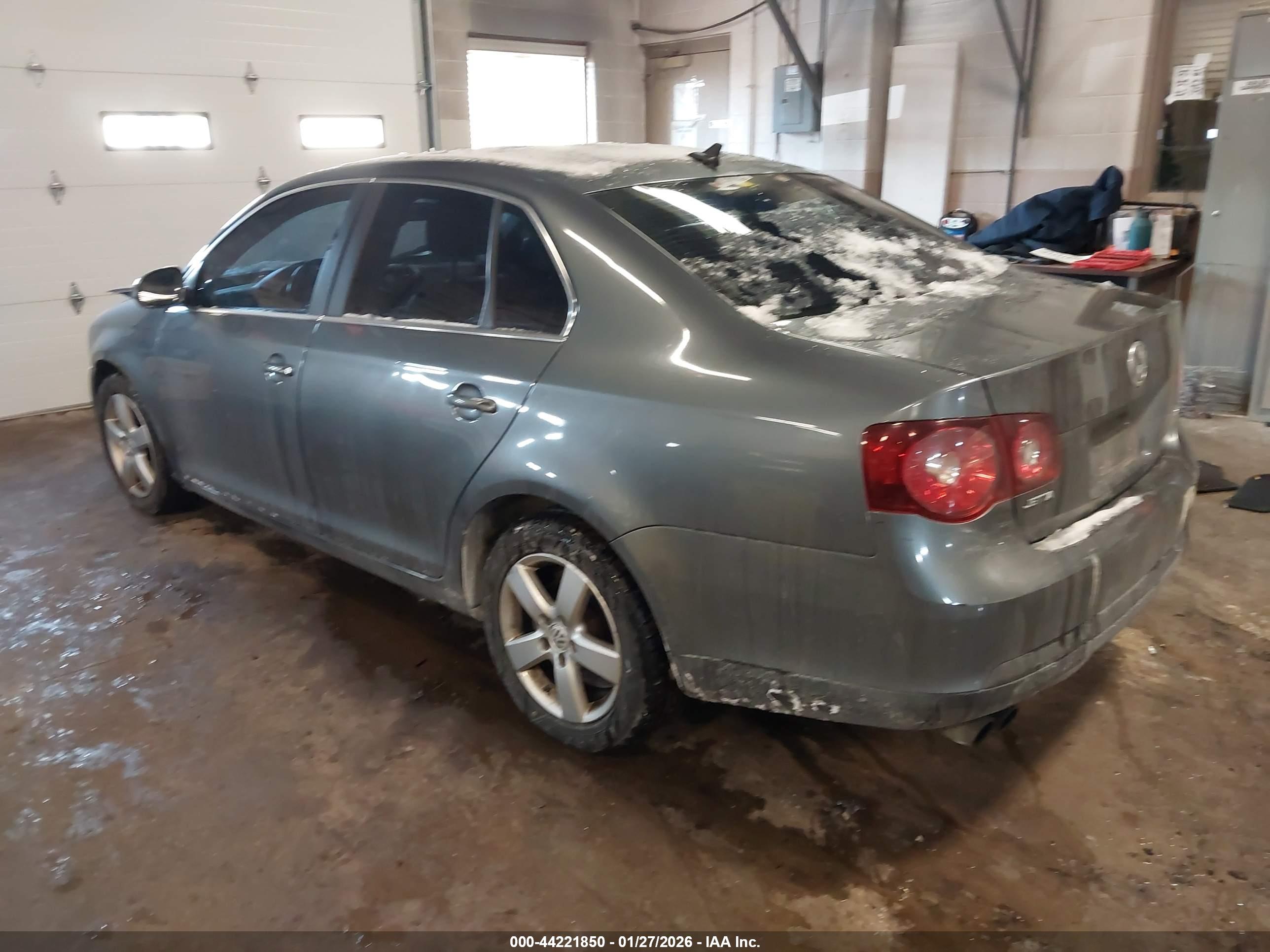 VOLKSWAGEN JETTA image 3