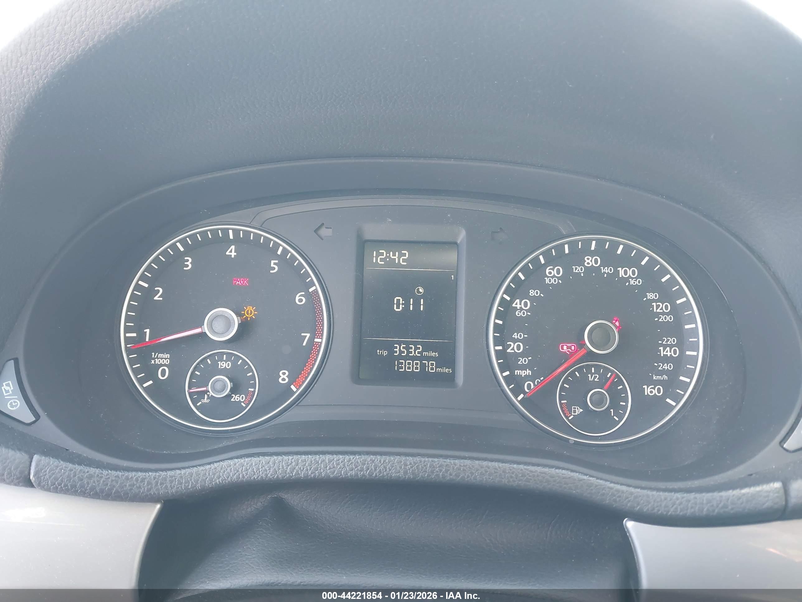 VOLKSWAGEN PASSAT image 7