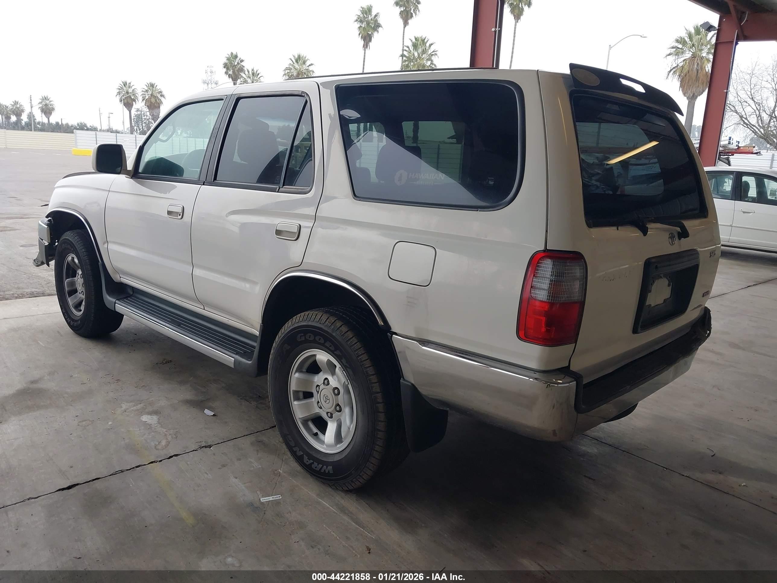 TOYOTA 4RUNNER image 3