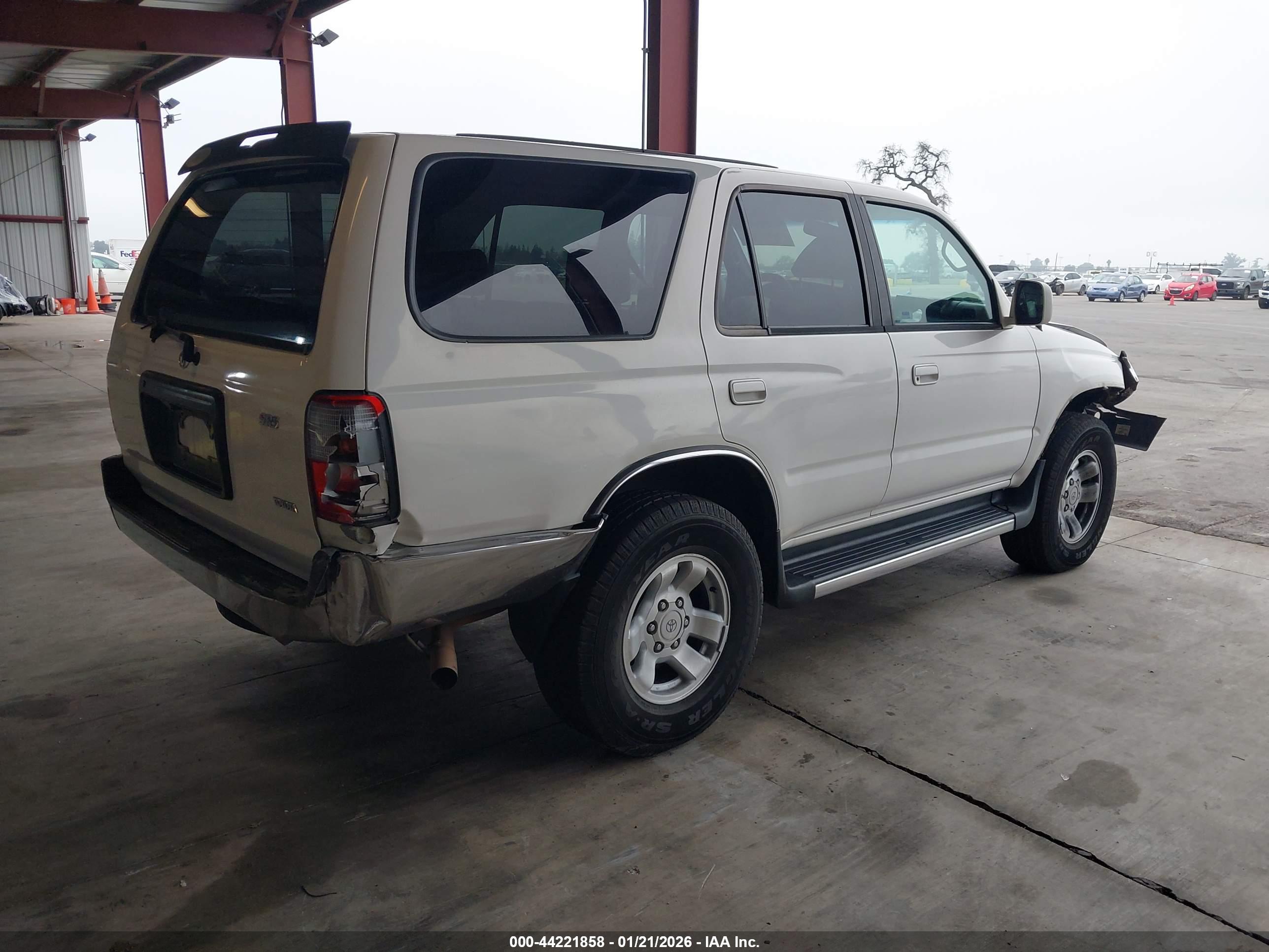 TOYOTA 4RUNNER image 4