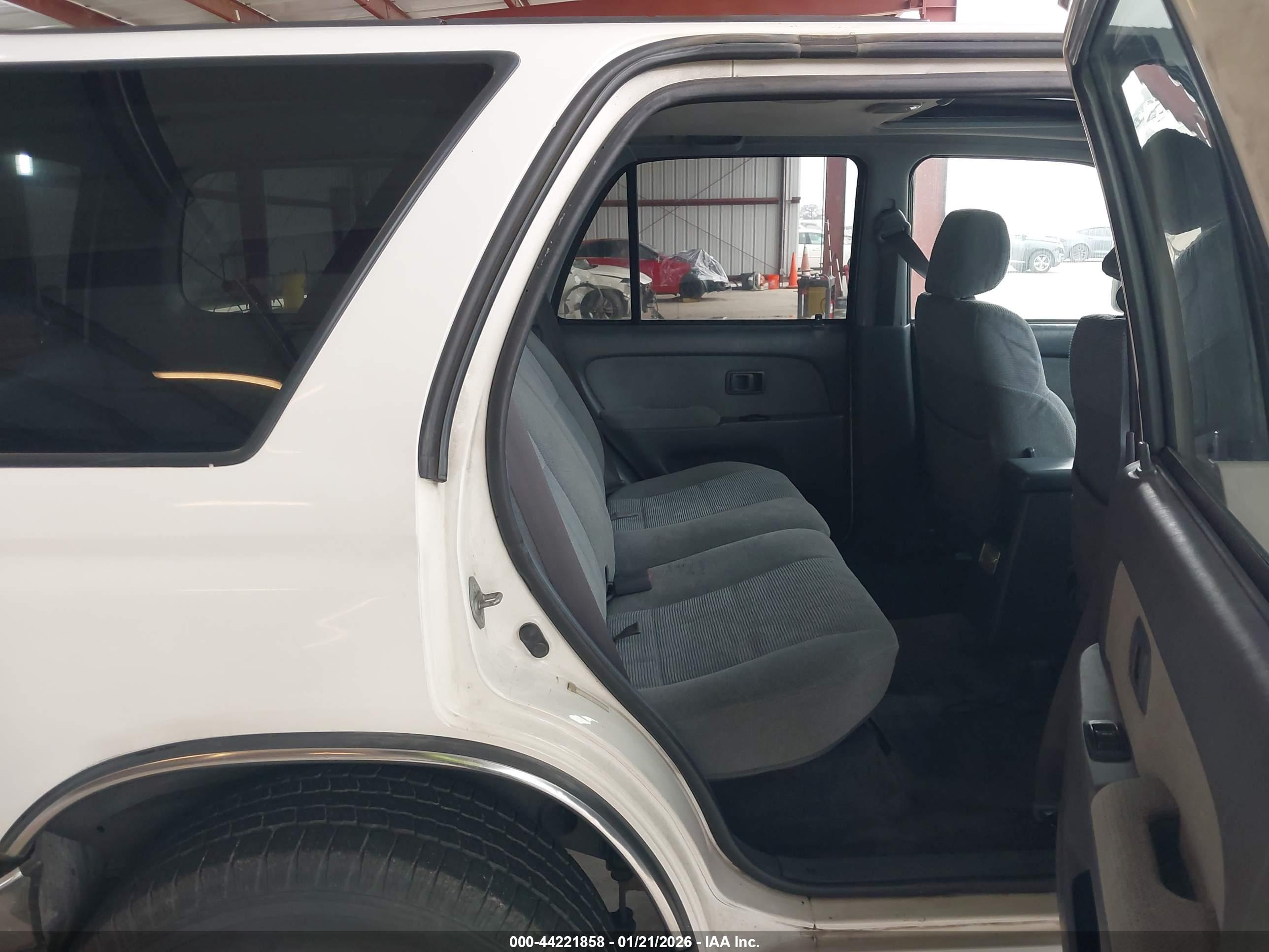 TOYOTA 4RUNNER image 8