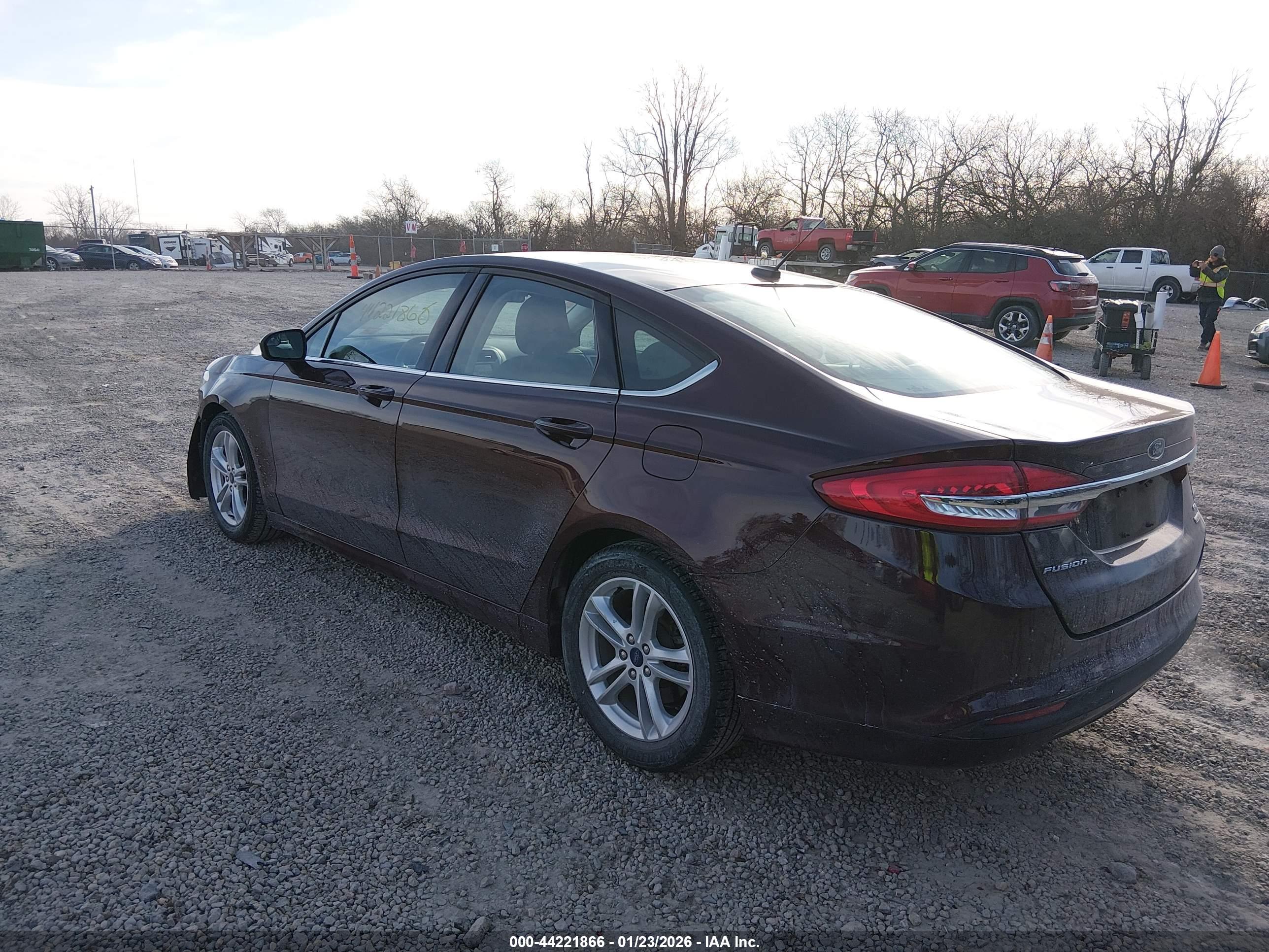 FORD FUSION image 3