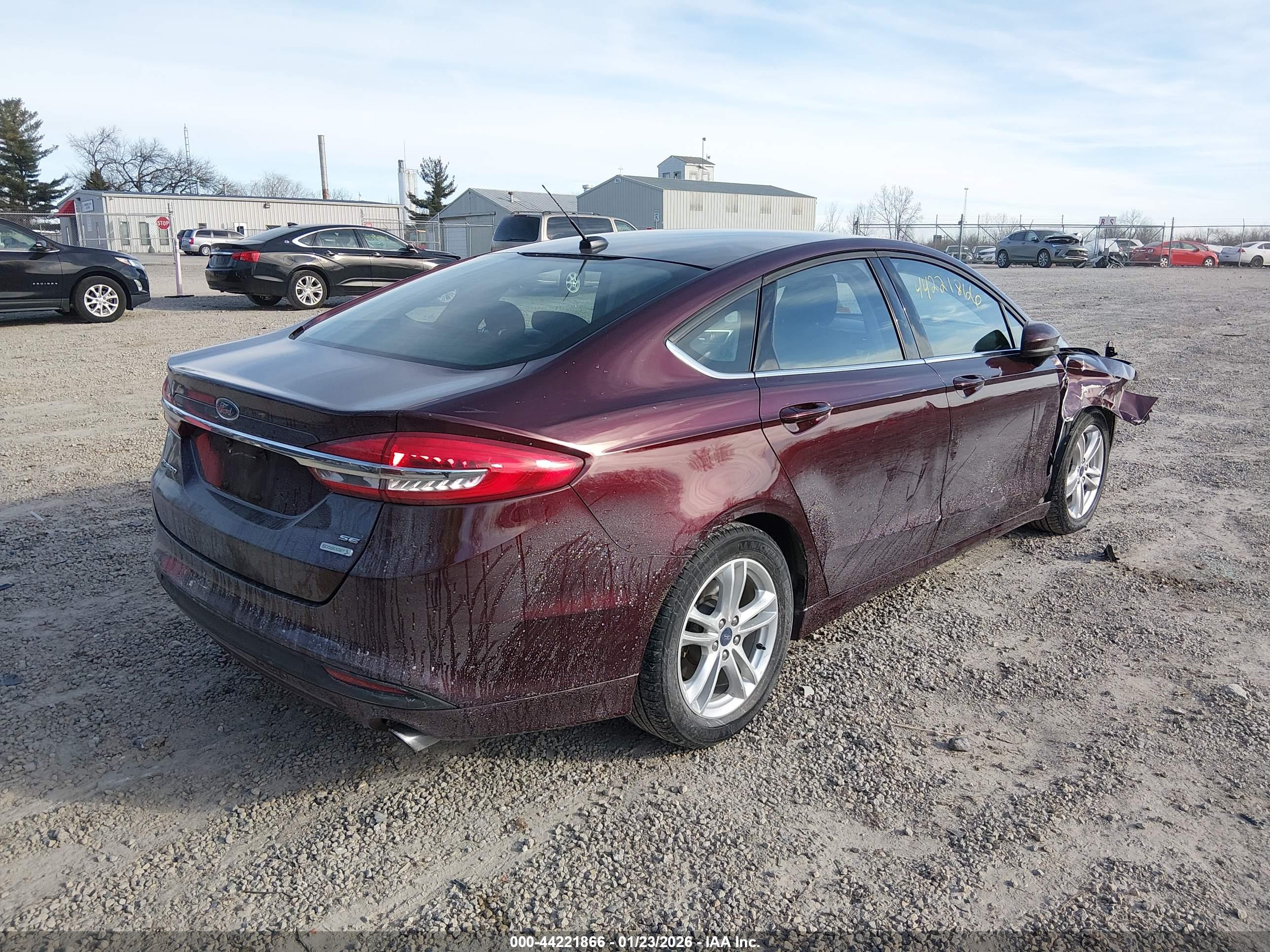 FORD FUSION image 4