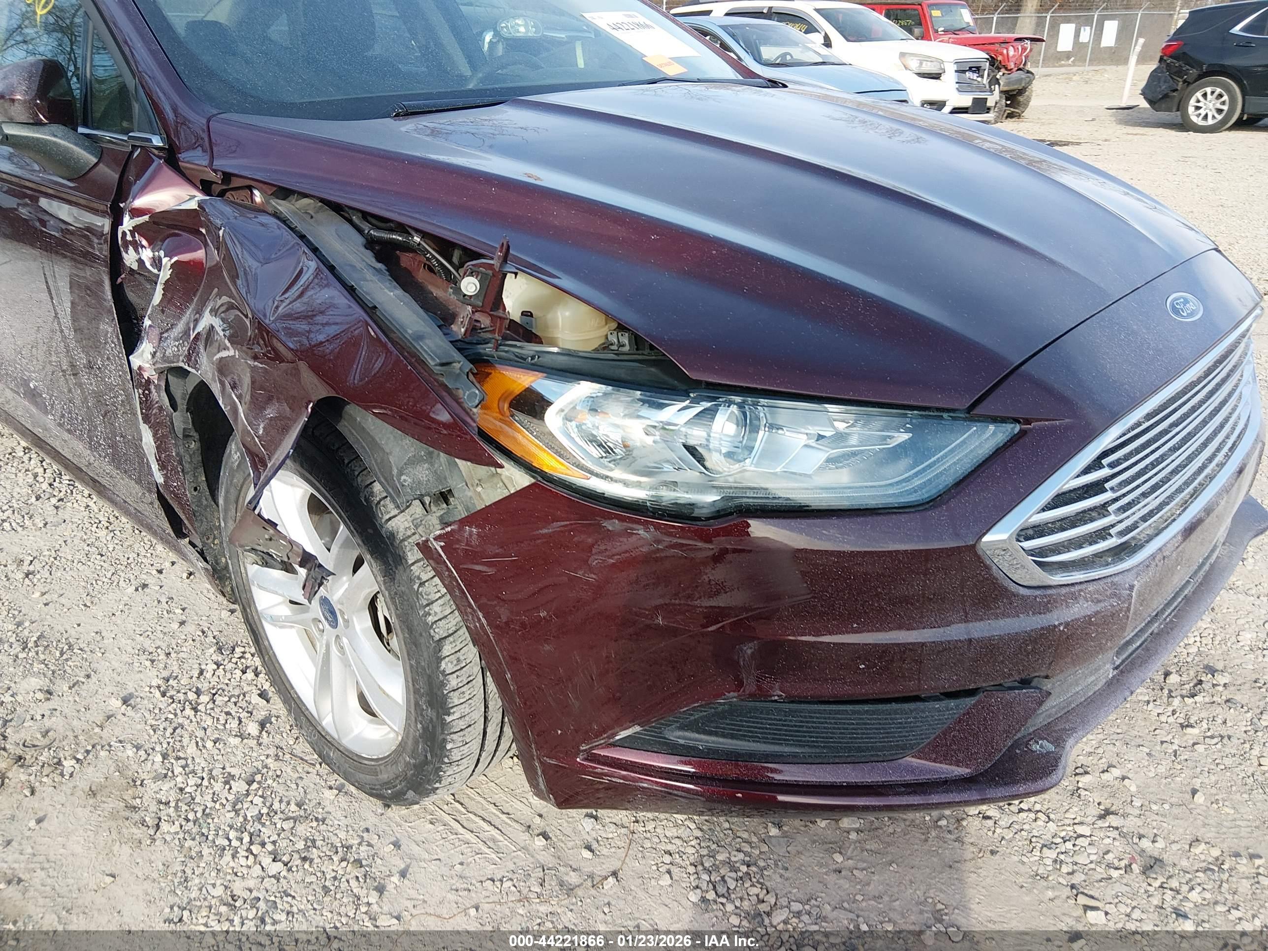 FORD FUSION image 6