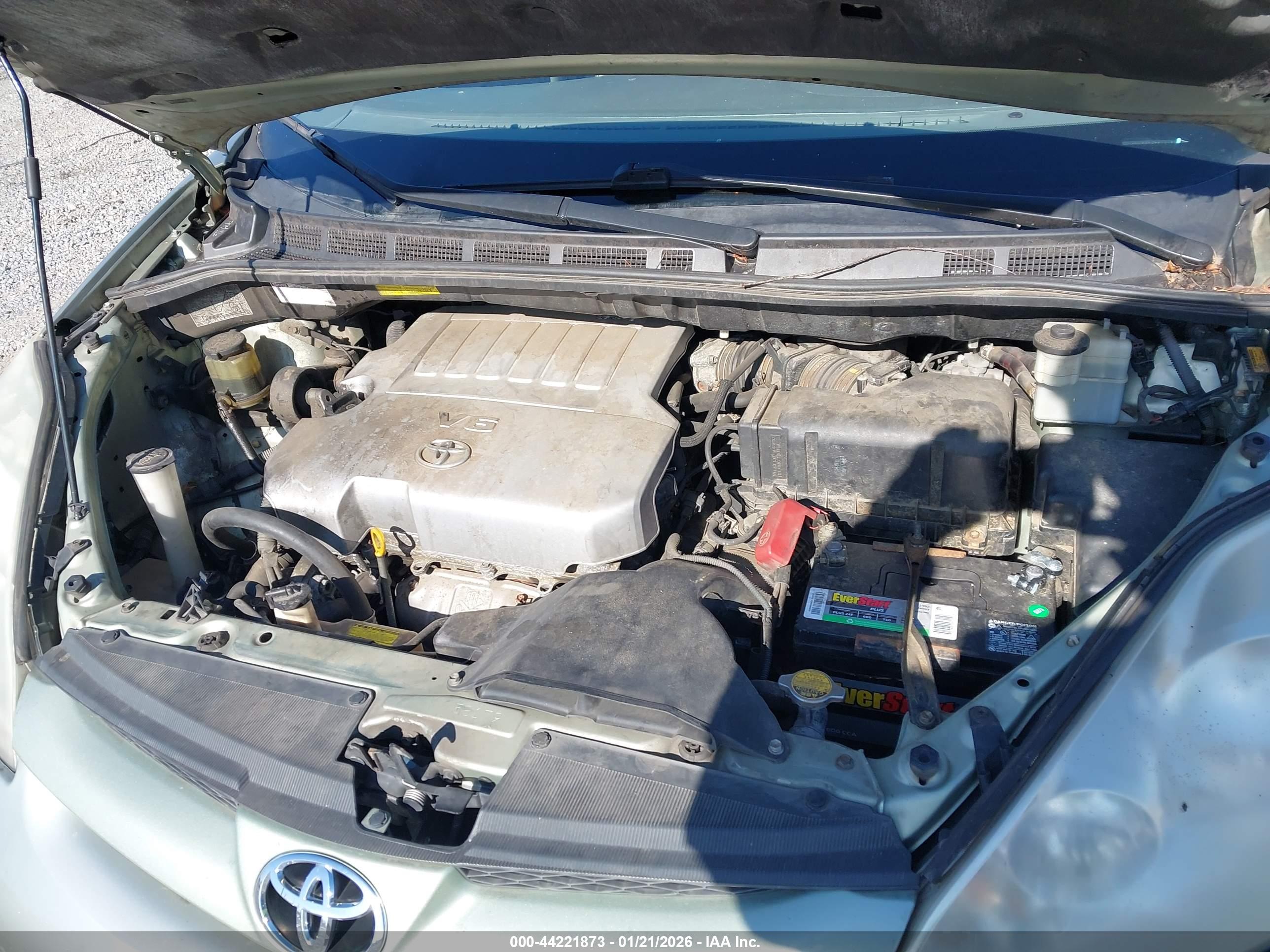 TOYOTA SIENNA image 10