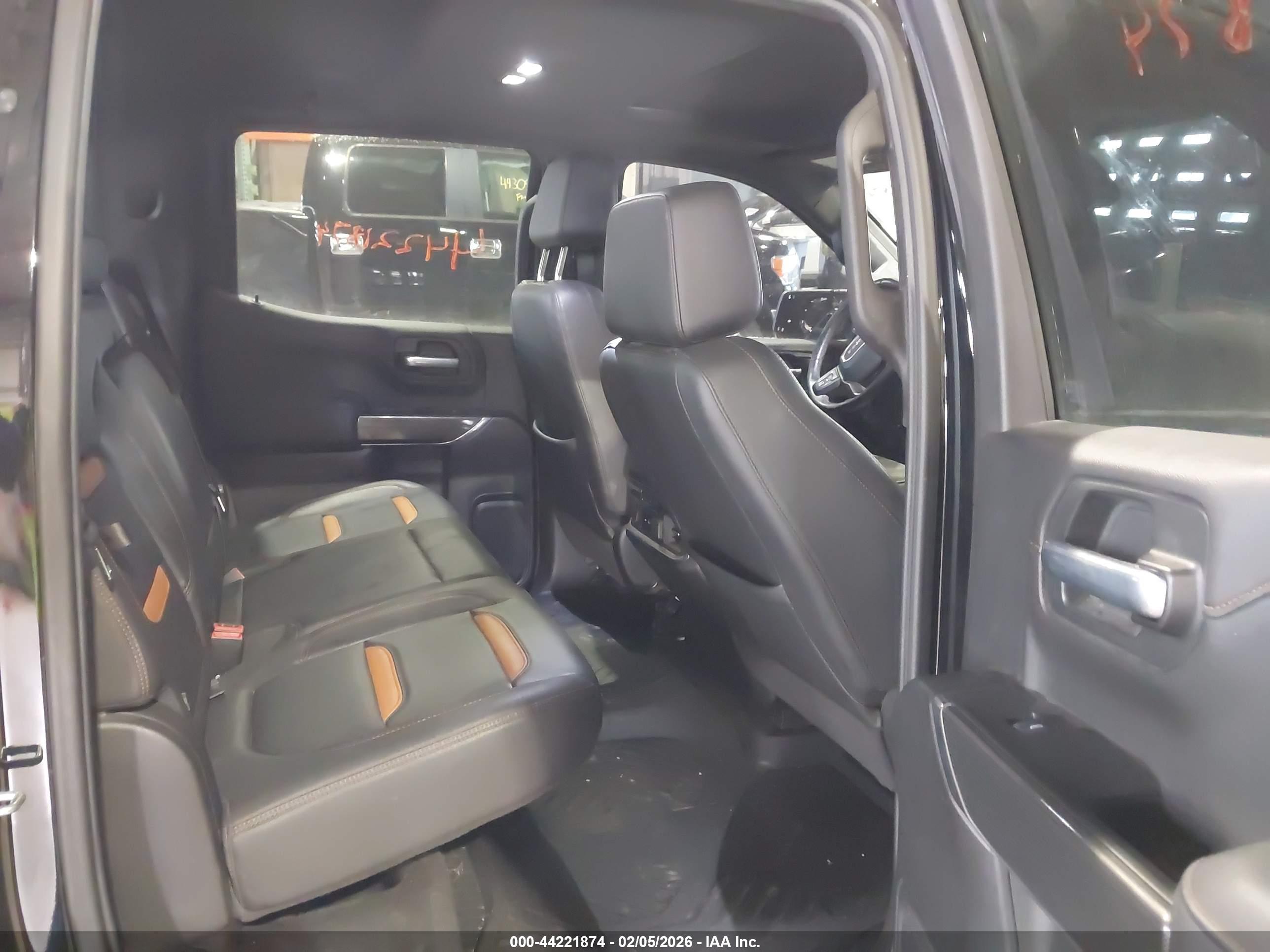GMC SIERRA image 8