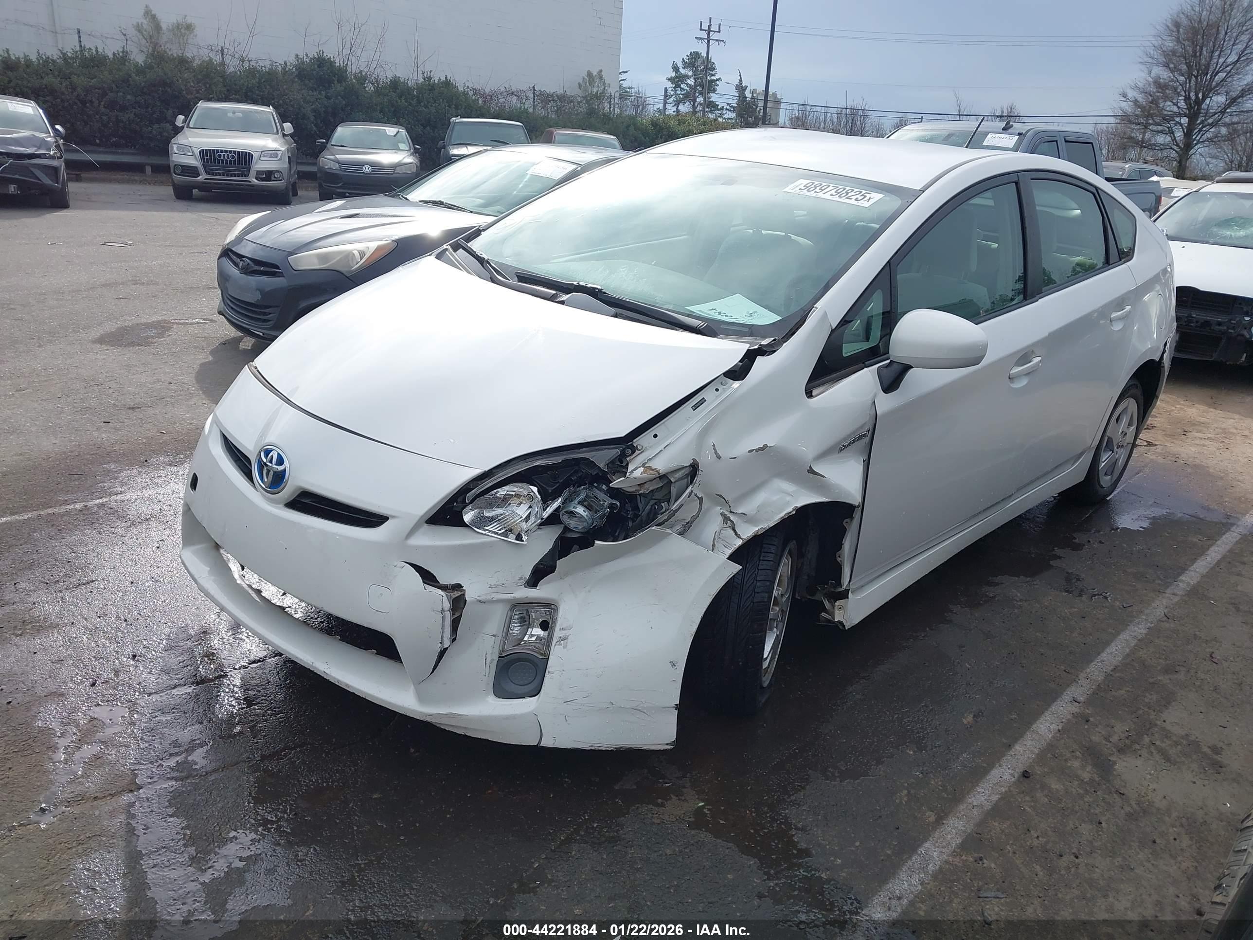 TOYOTA PRIUS image 2