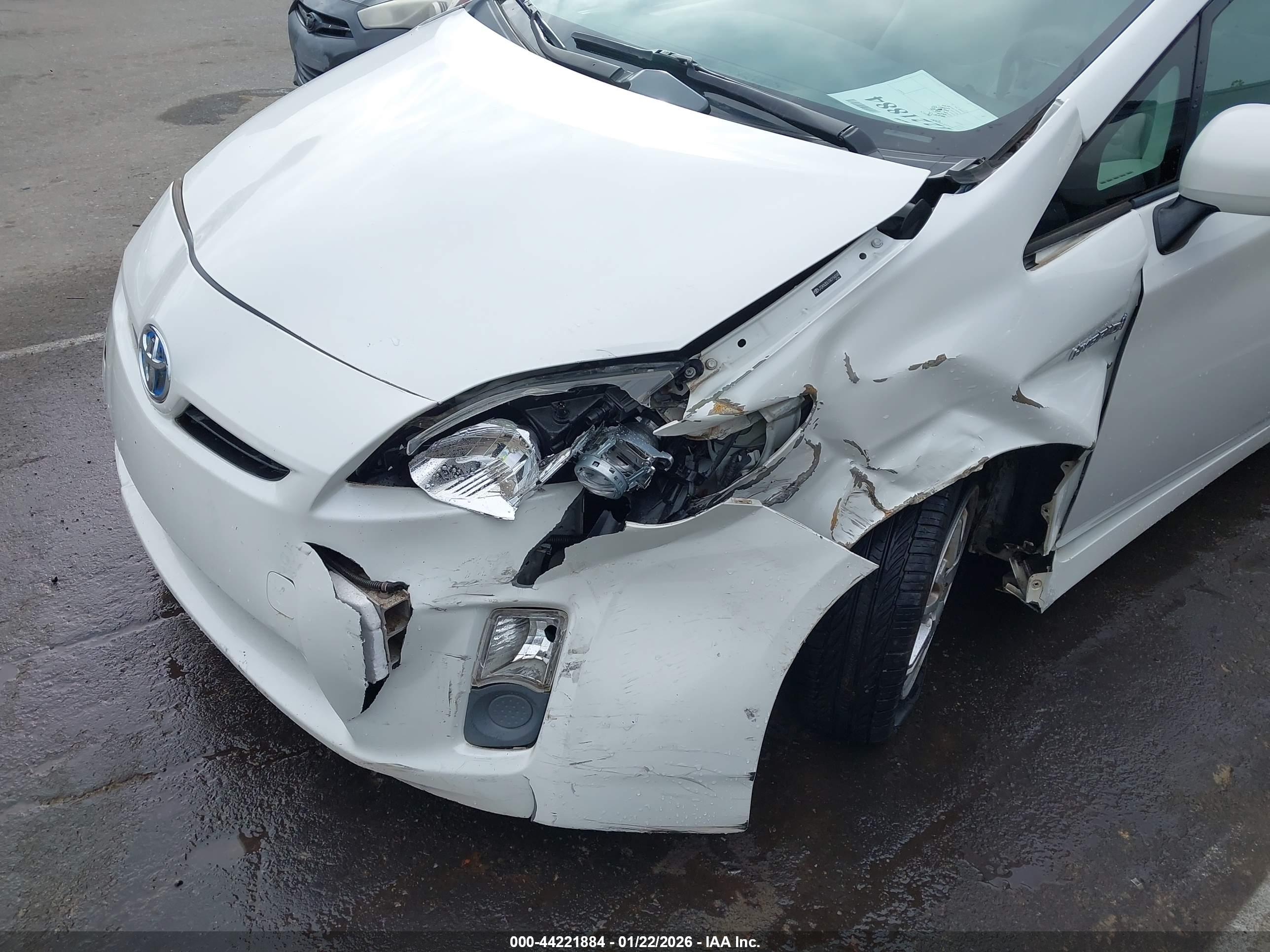 TOYOTA PRIUS image 6