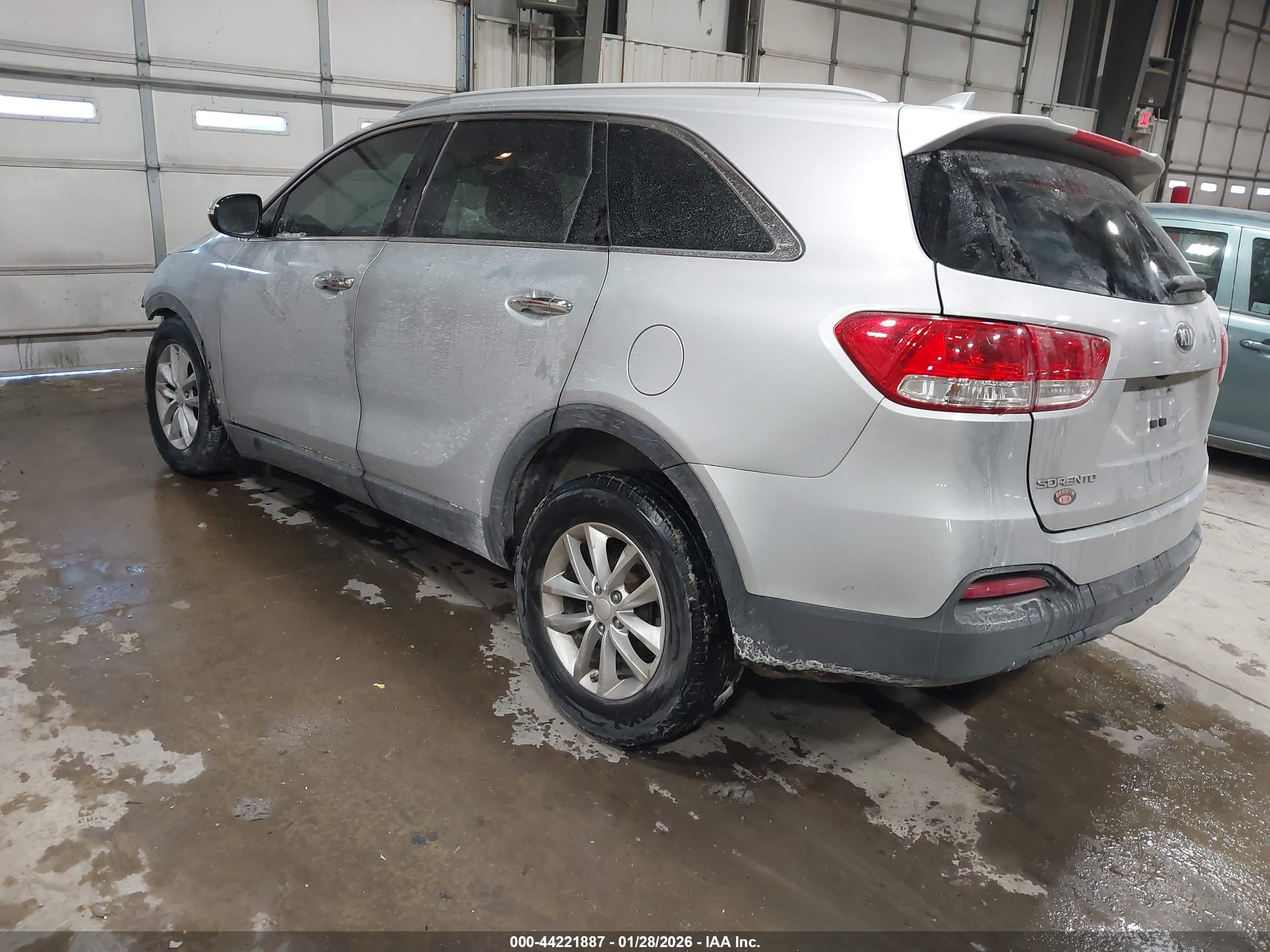 KIA SORENTO image 3