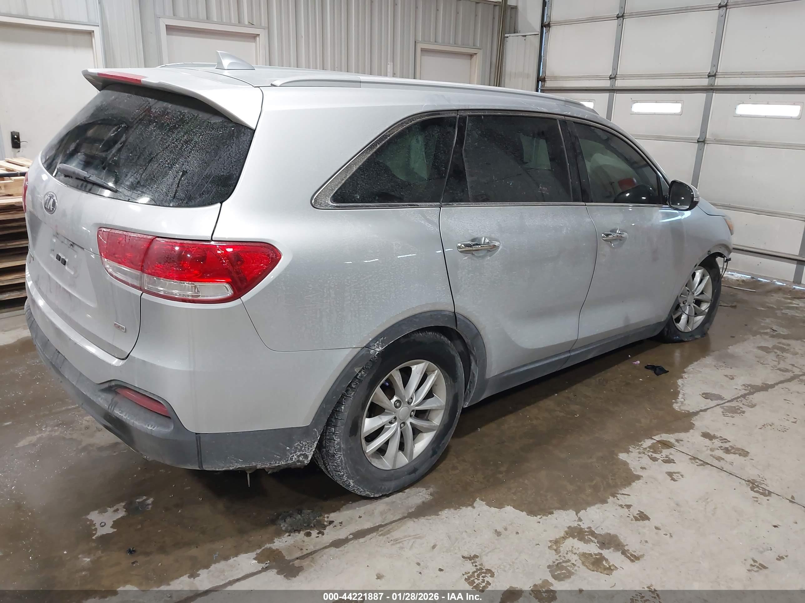 KIA SORENTO image 4