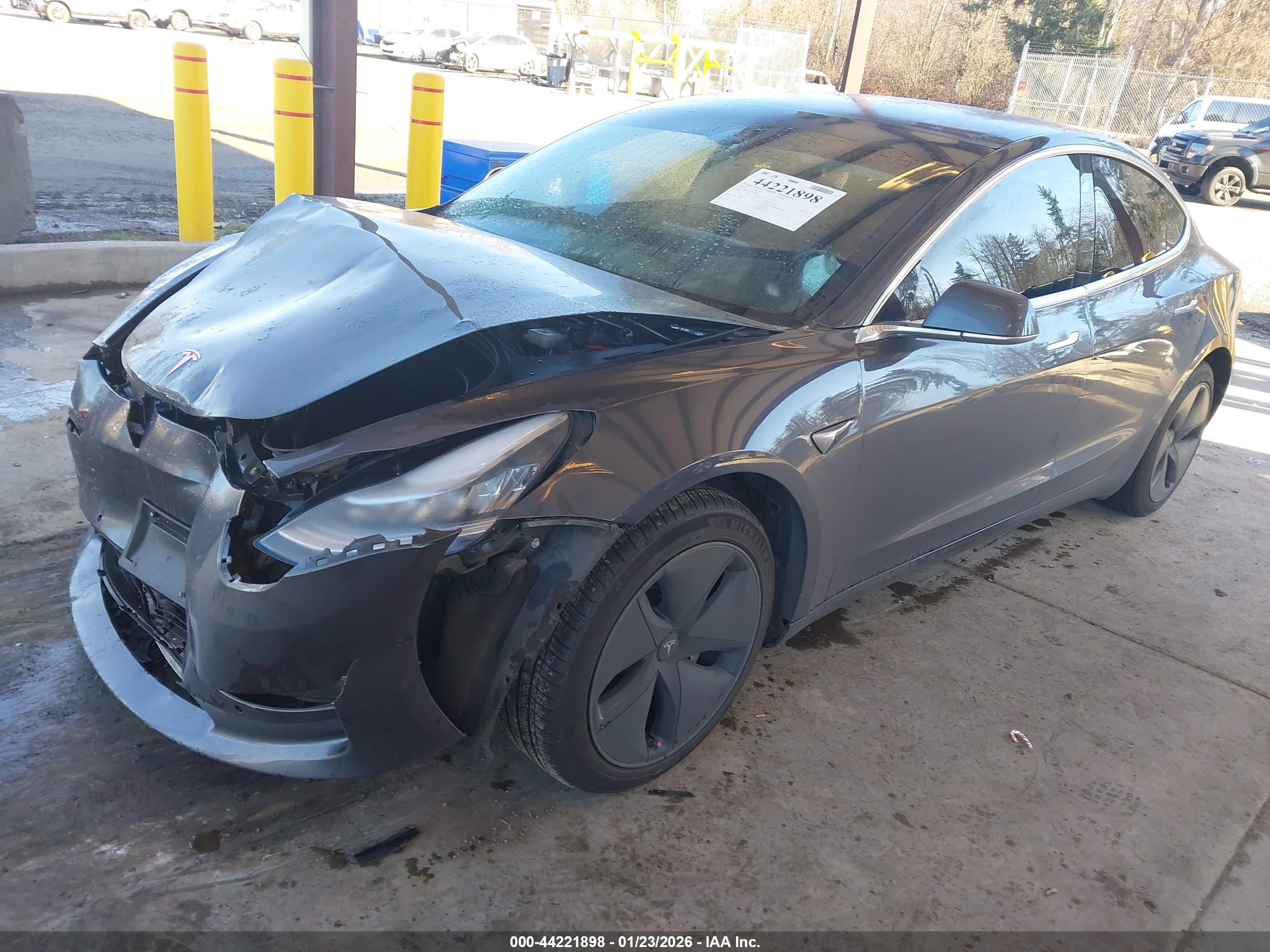 TESLA MODEL image 2