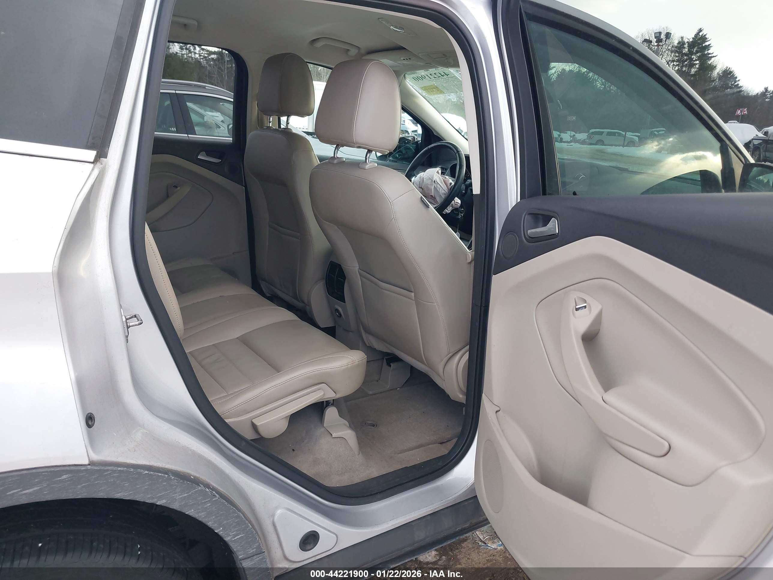 FORD ESCAPE image 8